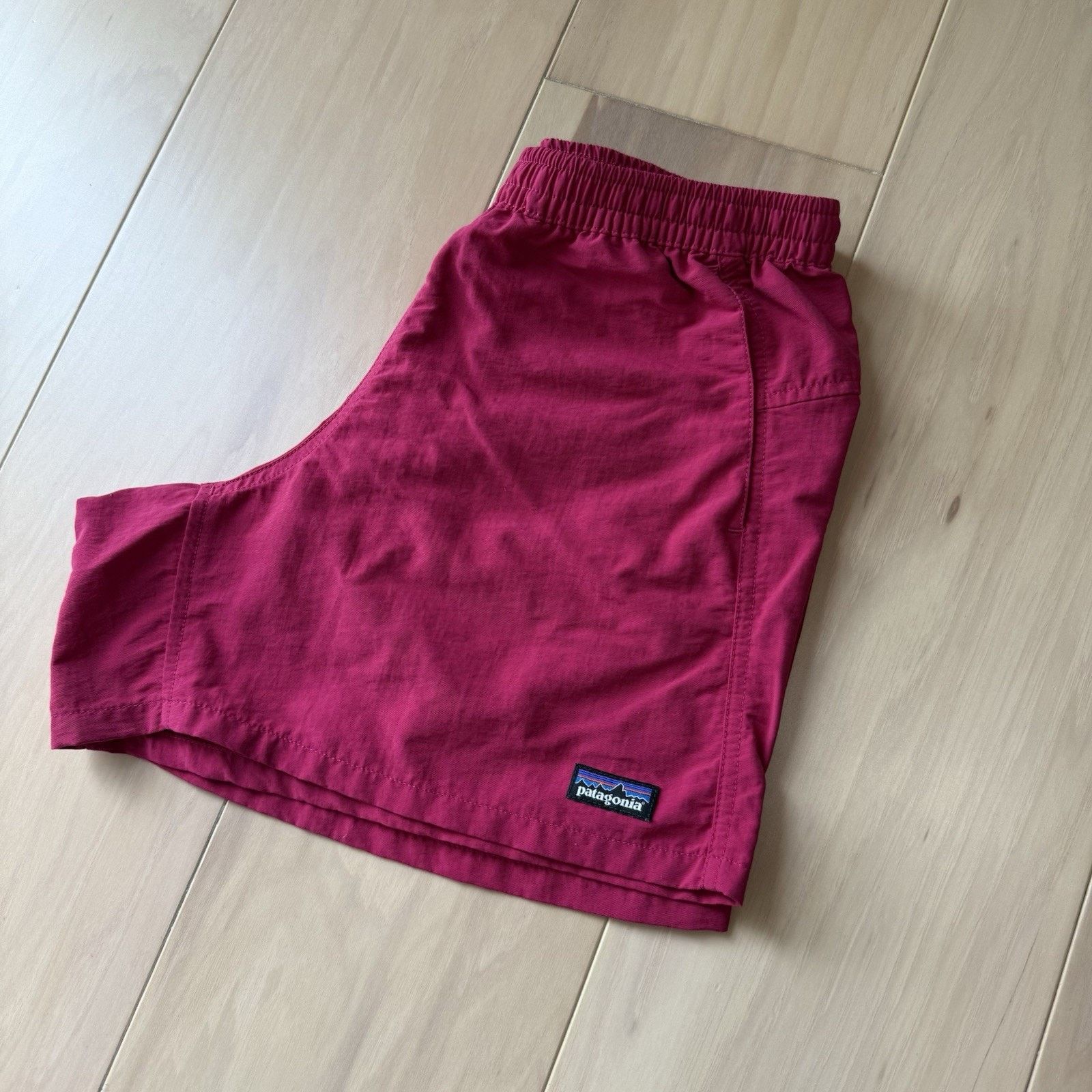 Patagonia Patagonia Baggies Women's XS Magenta 4.5 Inseam Summer Size 25" / US 0 / IT 36 - 8 Thumbnail
