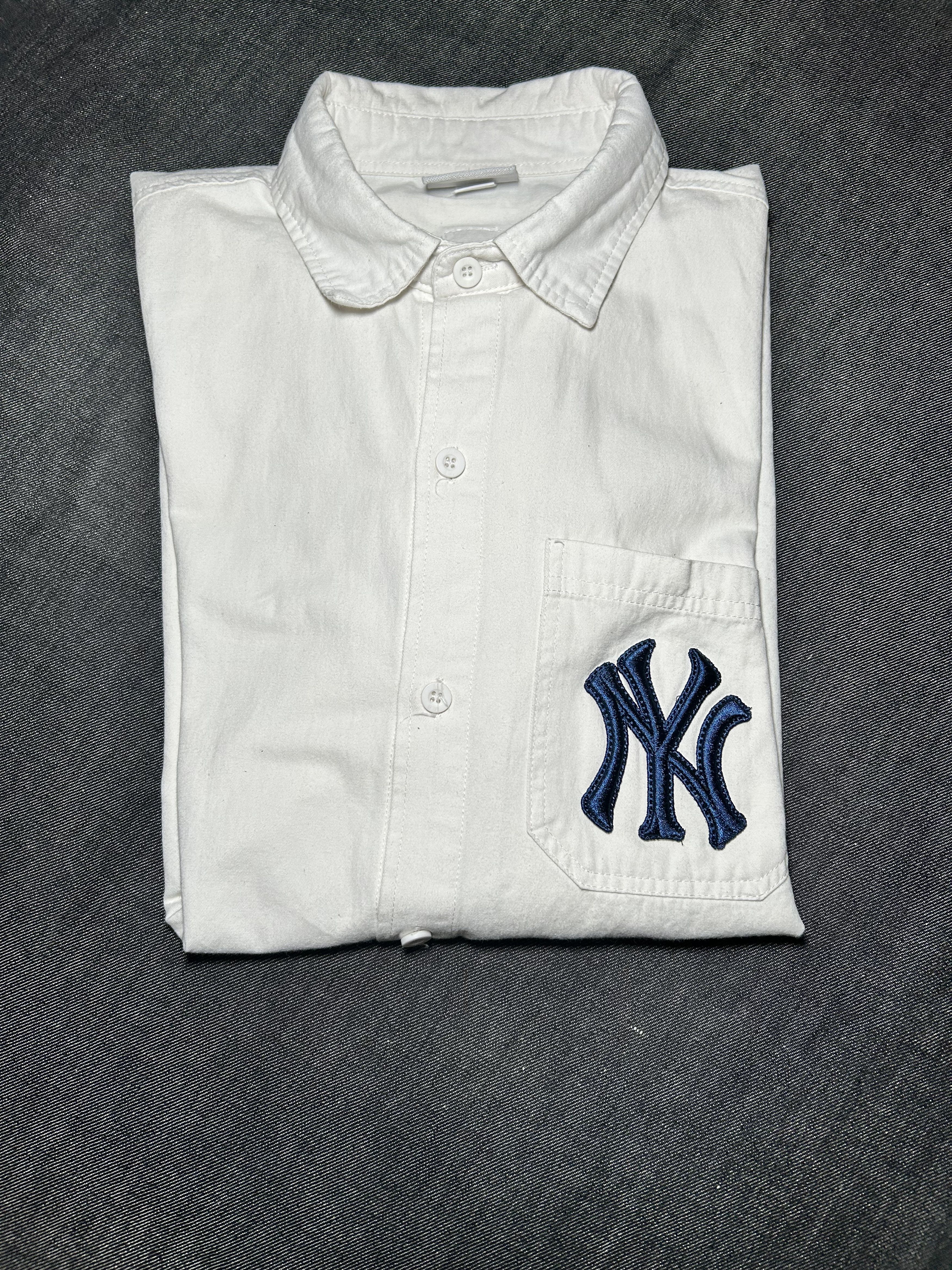 MLB MLB New York Yankees Button-Up Shirt Size US L / EU 52-54 / 3 - 7 Thumbnail