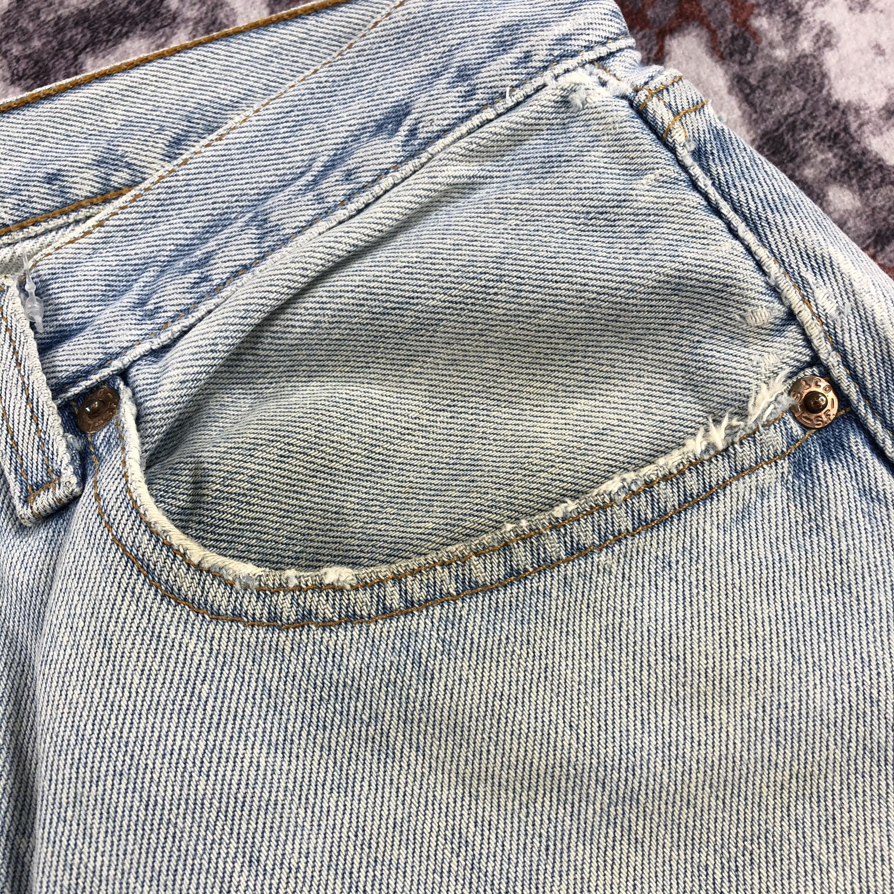 Levi's × Vintage Vintage 90s Light Wash Levis 501 Jeans-JM2148 Size US 33 - 14 Thumbnail