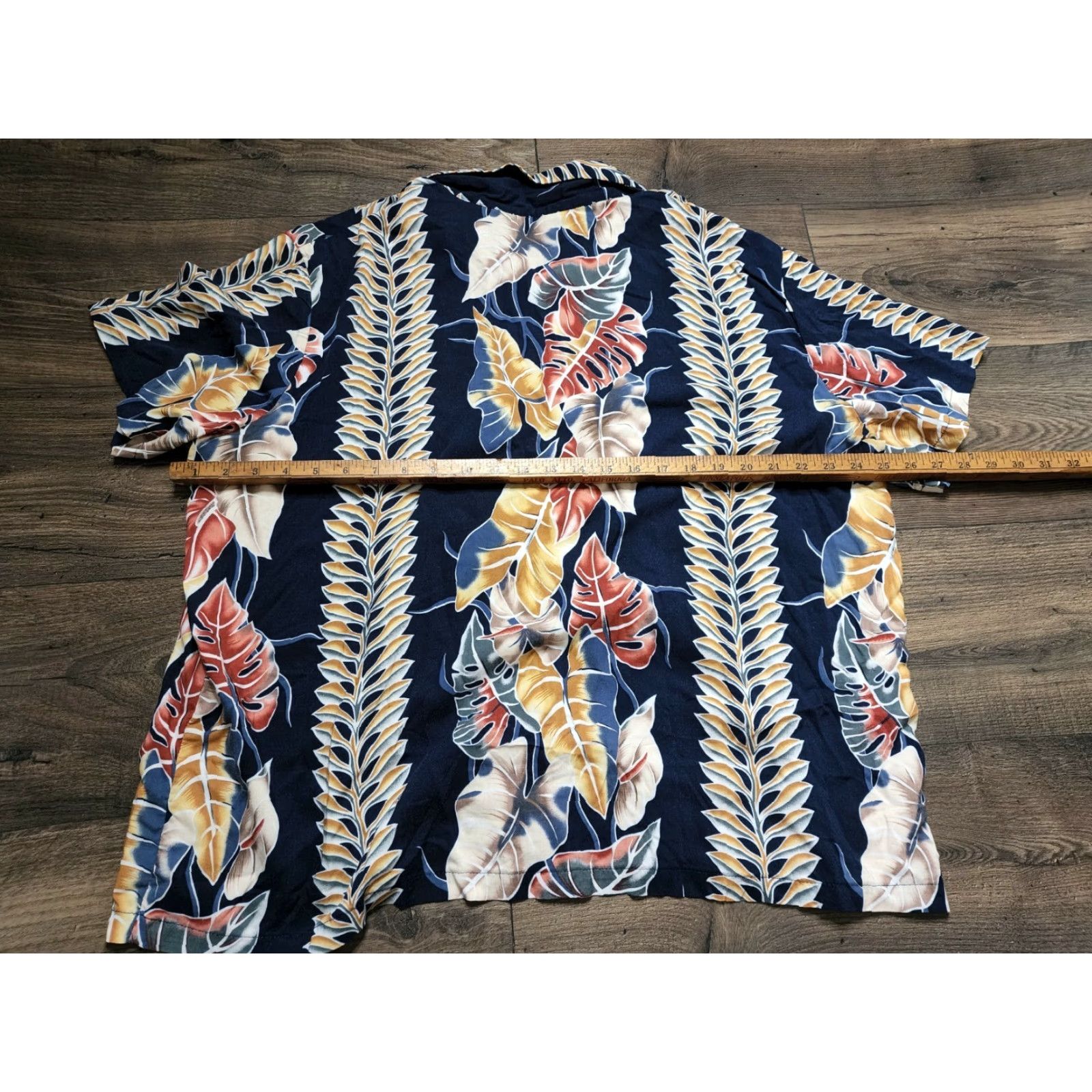 Hilo Hattie VINTAGE Hilo Hattie Hawaiian Shirt XL 70s Made in Hawaii USA Hibiscus Rayon Men's Blue Floral Short Sleeve Button-Up Size US XL / EU 56 / 4 - 2 Thumbnail