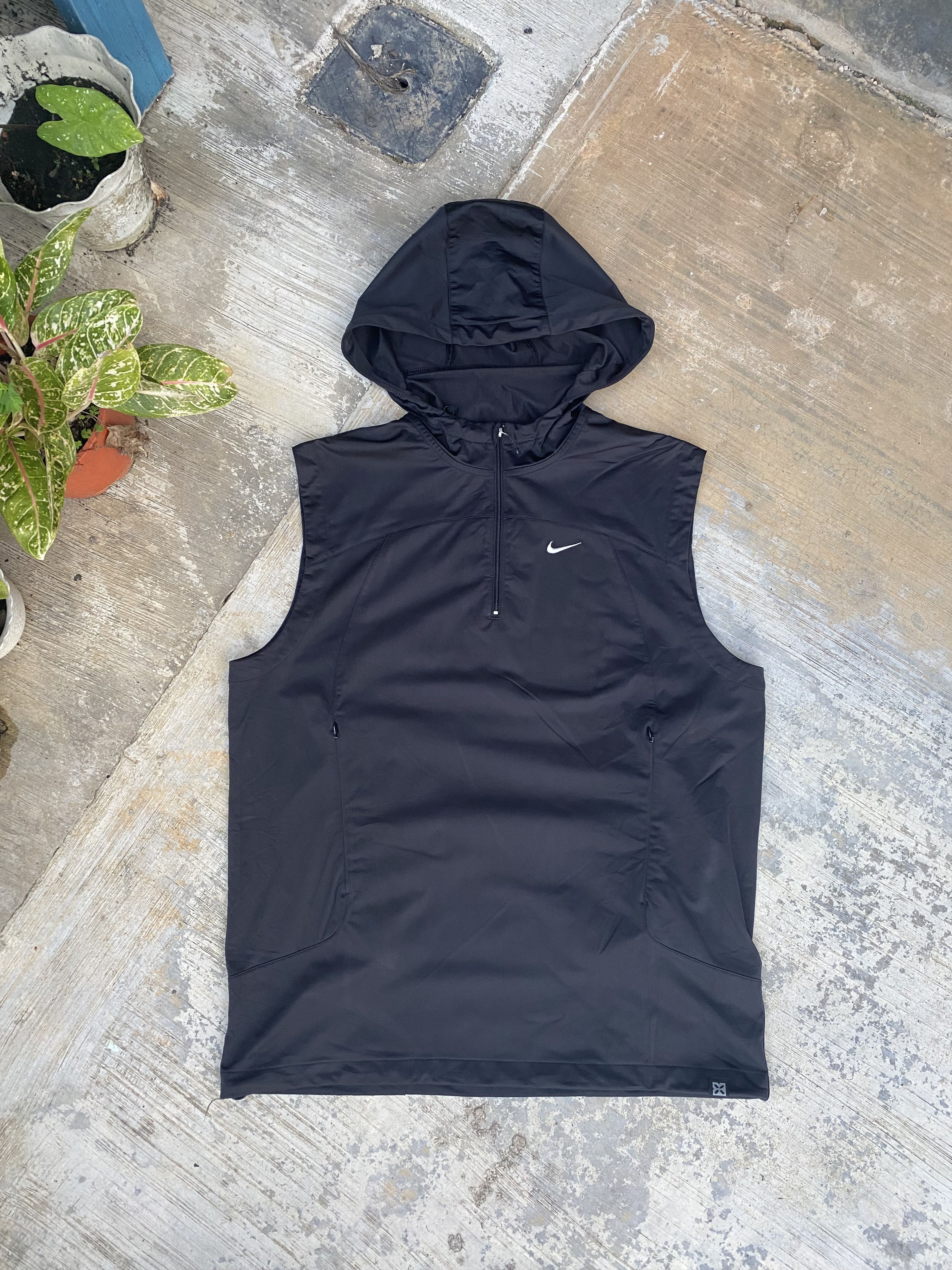Nike Nike Woven Small Logo Training Vest Size US XL / EU 56 / 4 - 1 Thumbnail