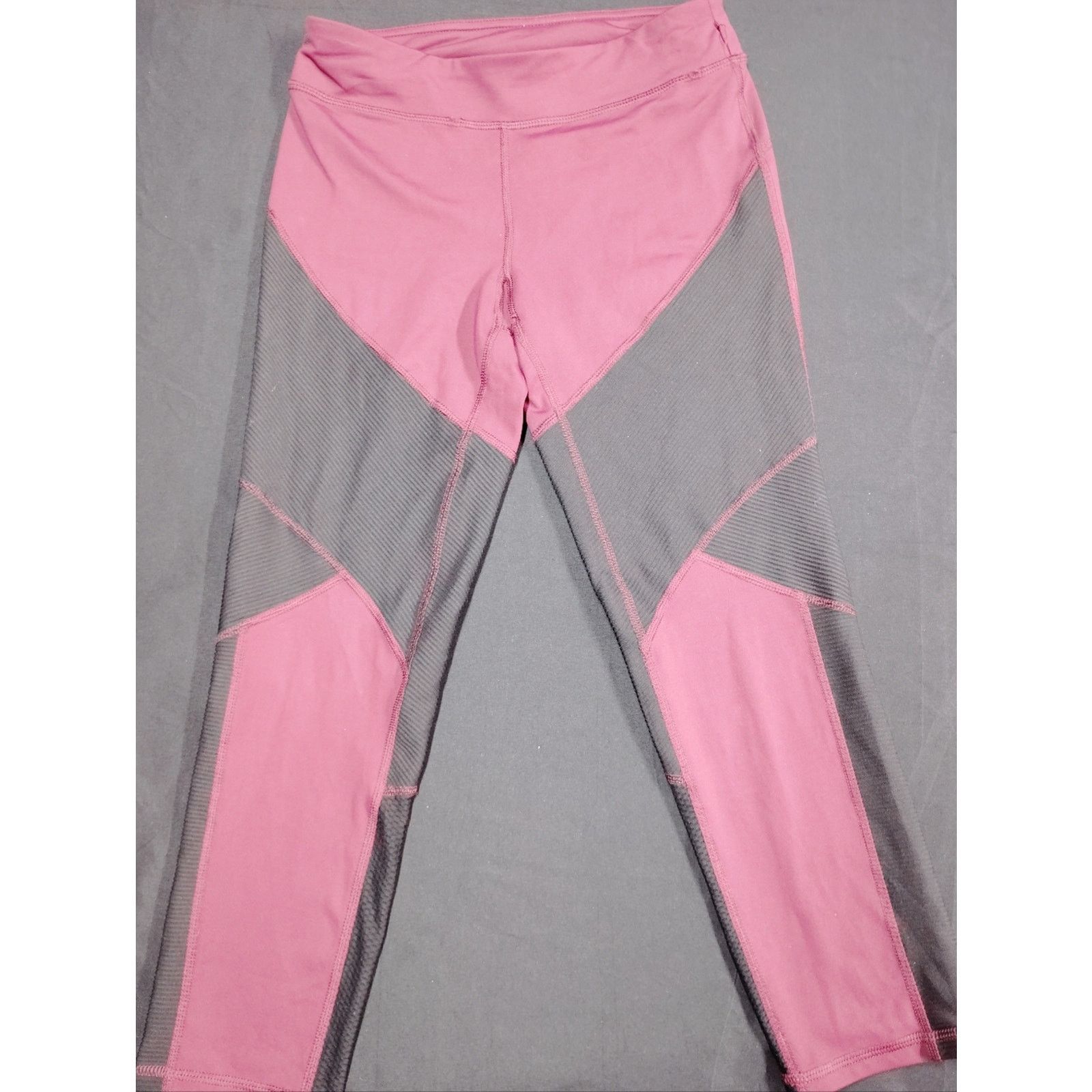 Champion Champion Red & Black Colorblock Active Leggings Size 24" / US 00 / IT 34 - 1 Thumbnail