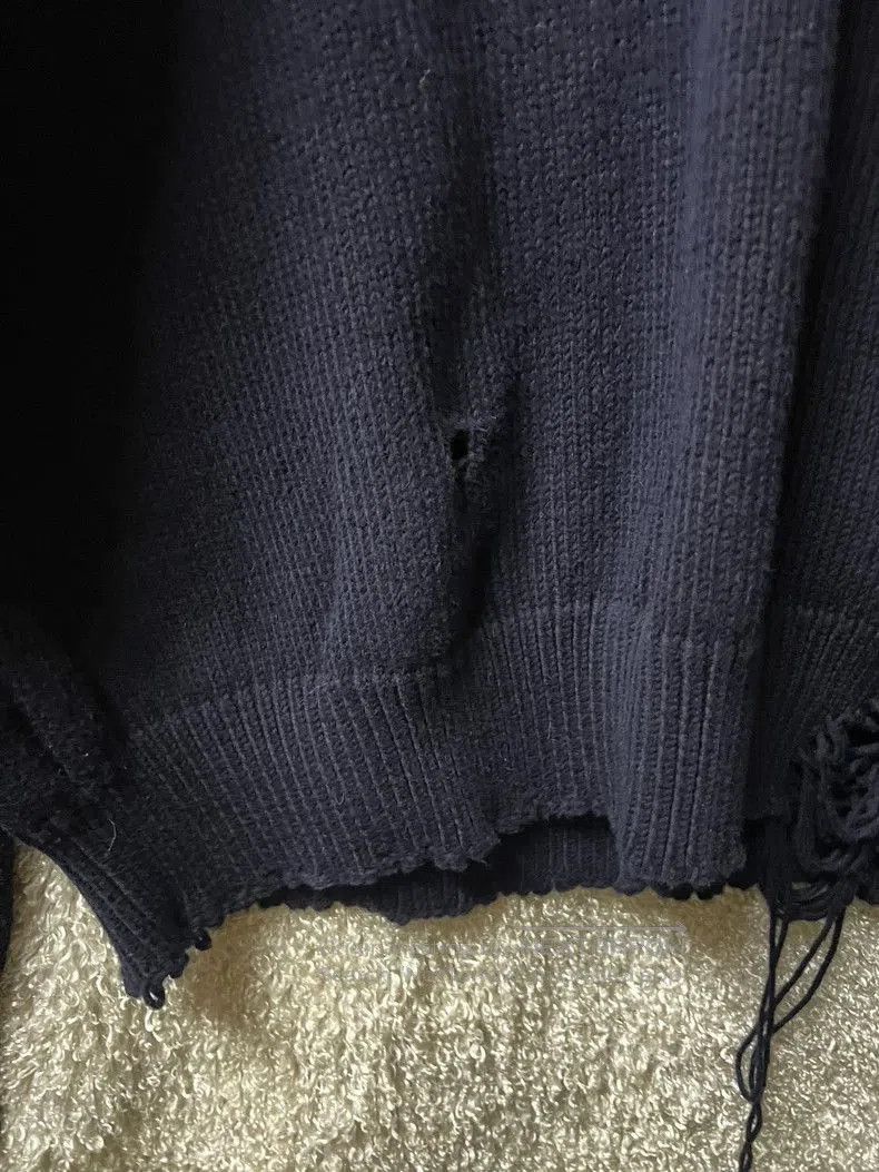 Maison Margiela Maison Margiela Men's Destroyed Crewneck Sweatshirt. Size US M / EU 48-50 / 2 - 3 Thumbnail