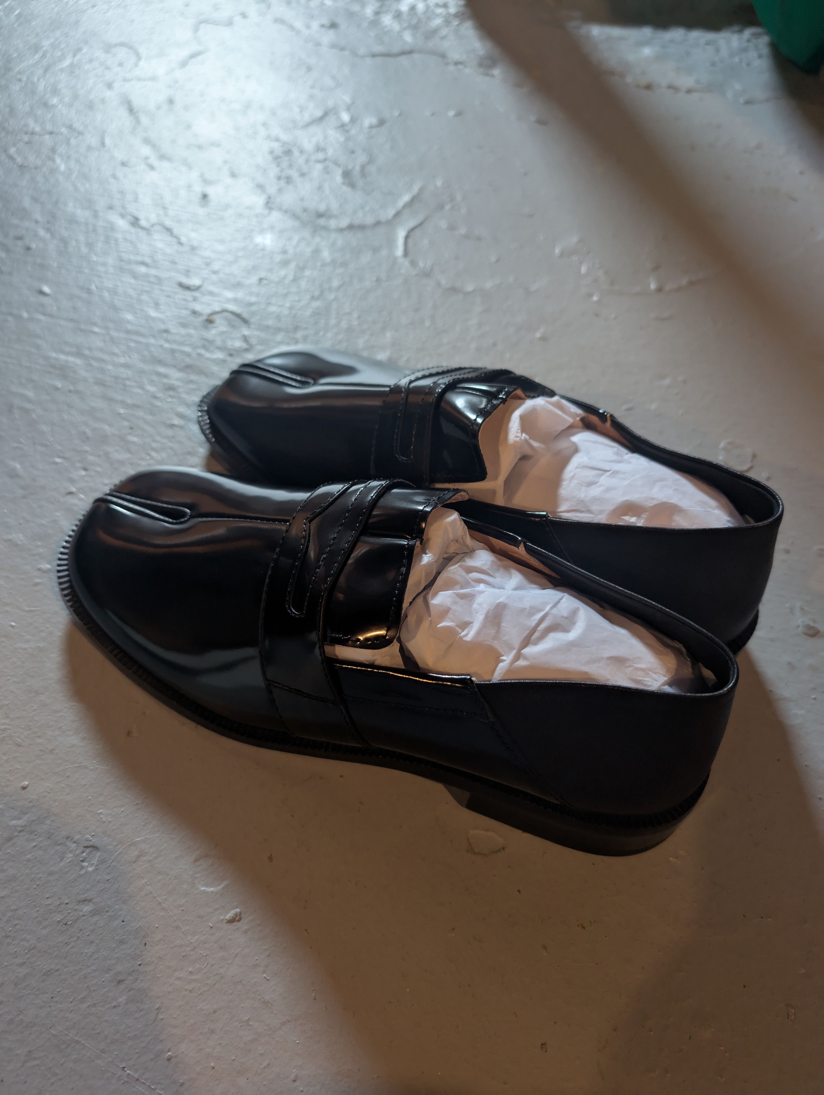 Tabi Footwear Vintage Black Tabi Flat Shoes Cow Leather, Unisex Size US 9.5 / EU 42-43 - 6 Thumbnail