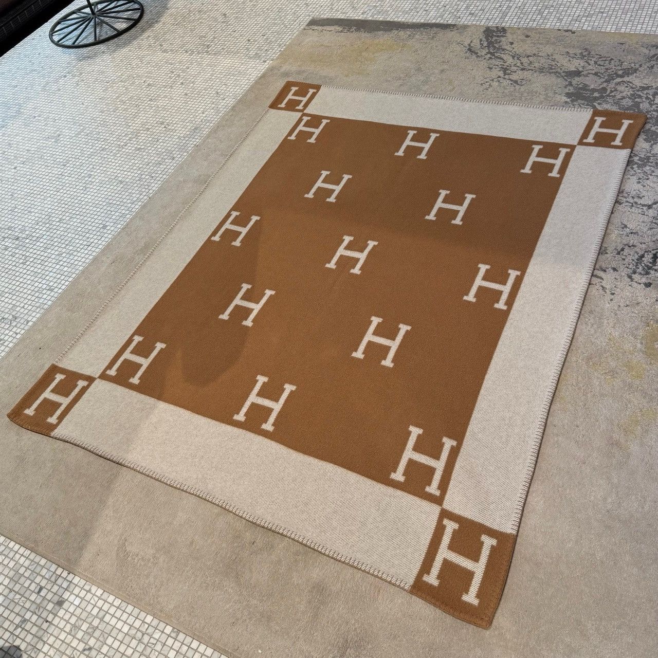 Hermes Hermès Ecru Camel Wool Cashmere Throw Blanket Size ONE SIZE - 7 Thumbnail