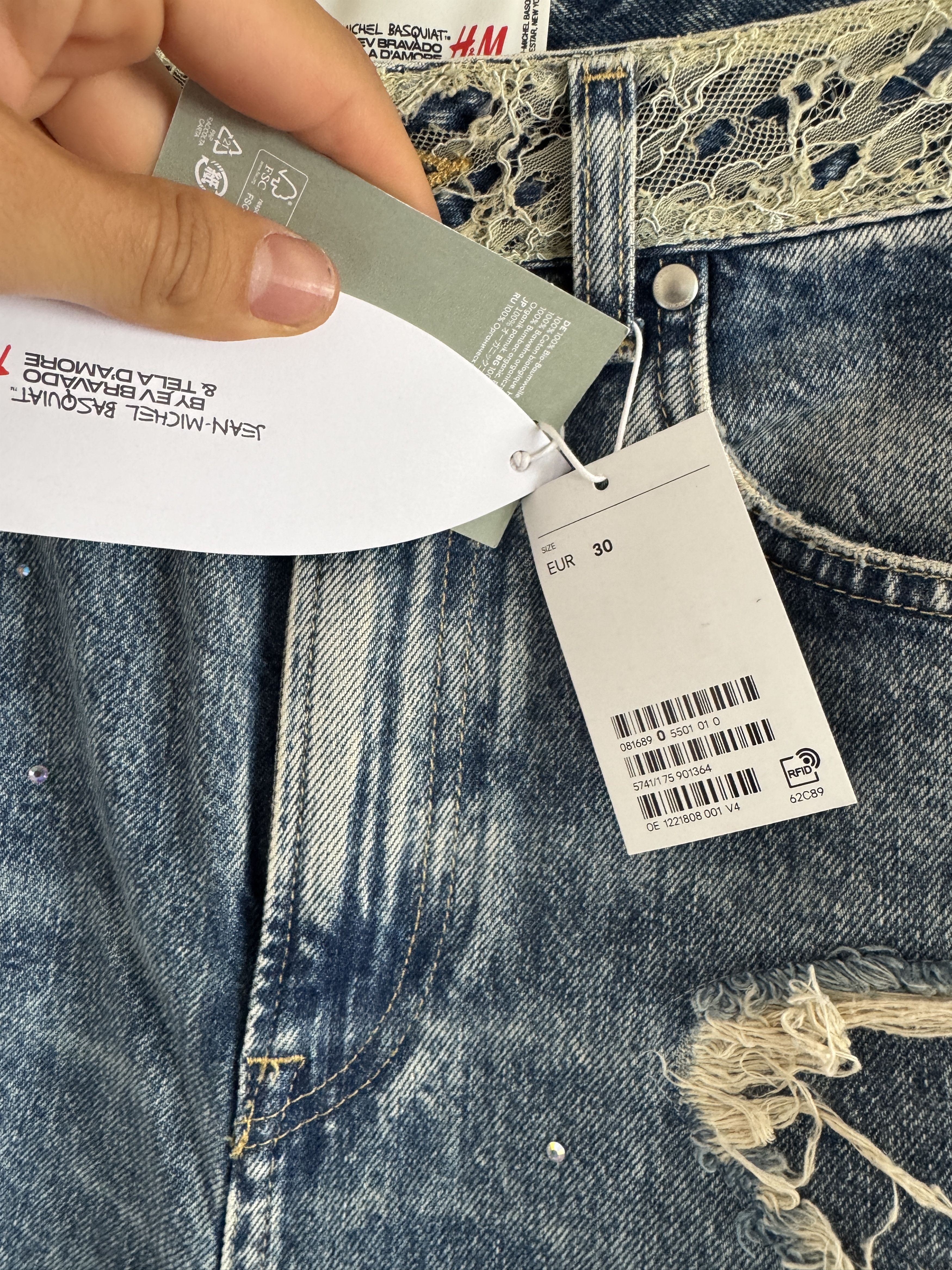 H&M × Jean-Michel Basquiat × Who Decides War Distressed rhinestone graphic jeans Size US 30 / EU 46 - 6 Thumbnail