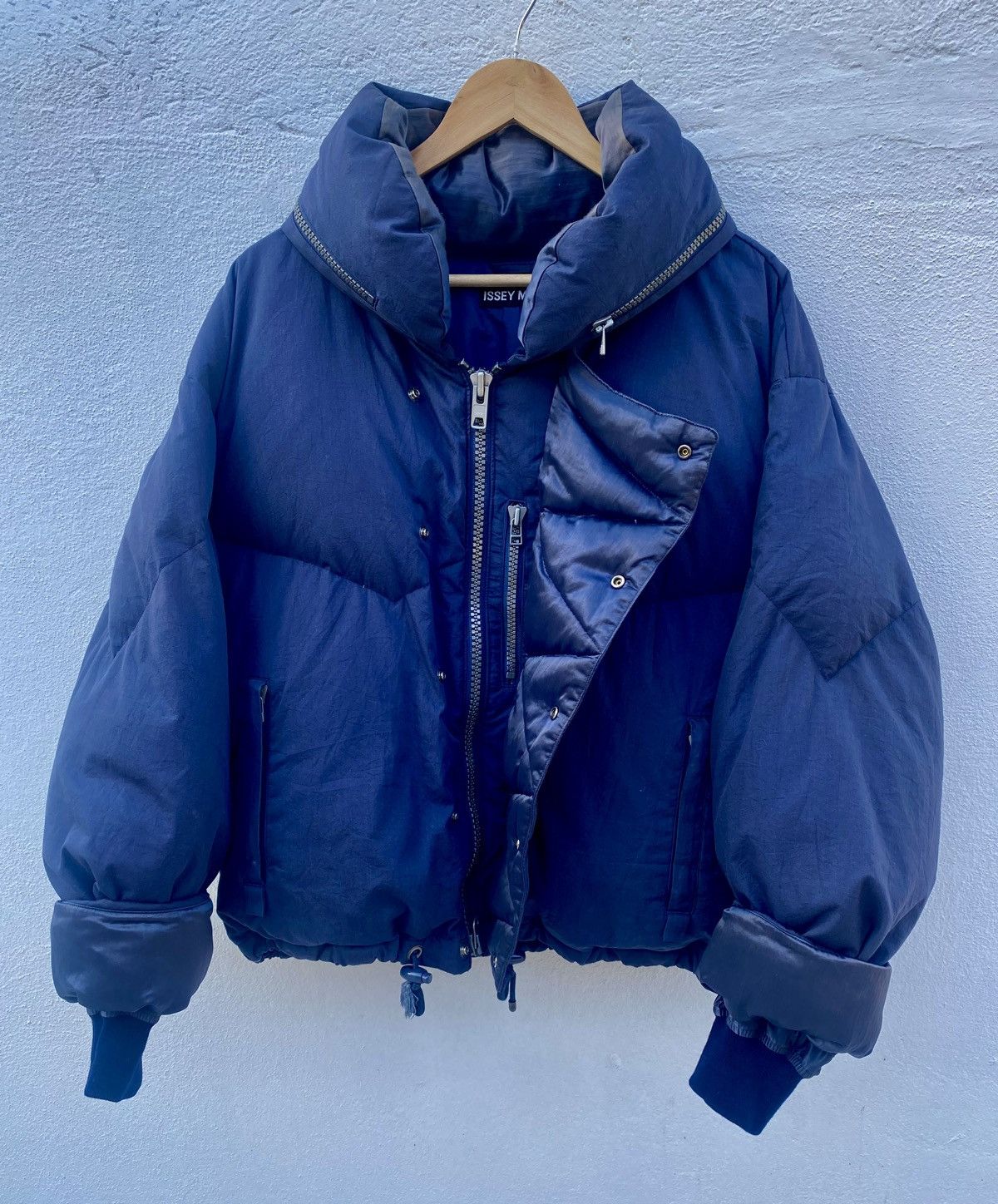 Issey Miyake Issey Miyake Puffer Jacket Rare Design Fashion Size US M / EU 48-50 / 2 - 4 Thumbnail