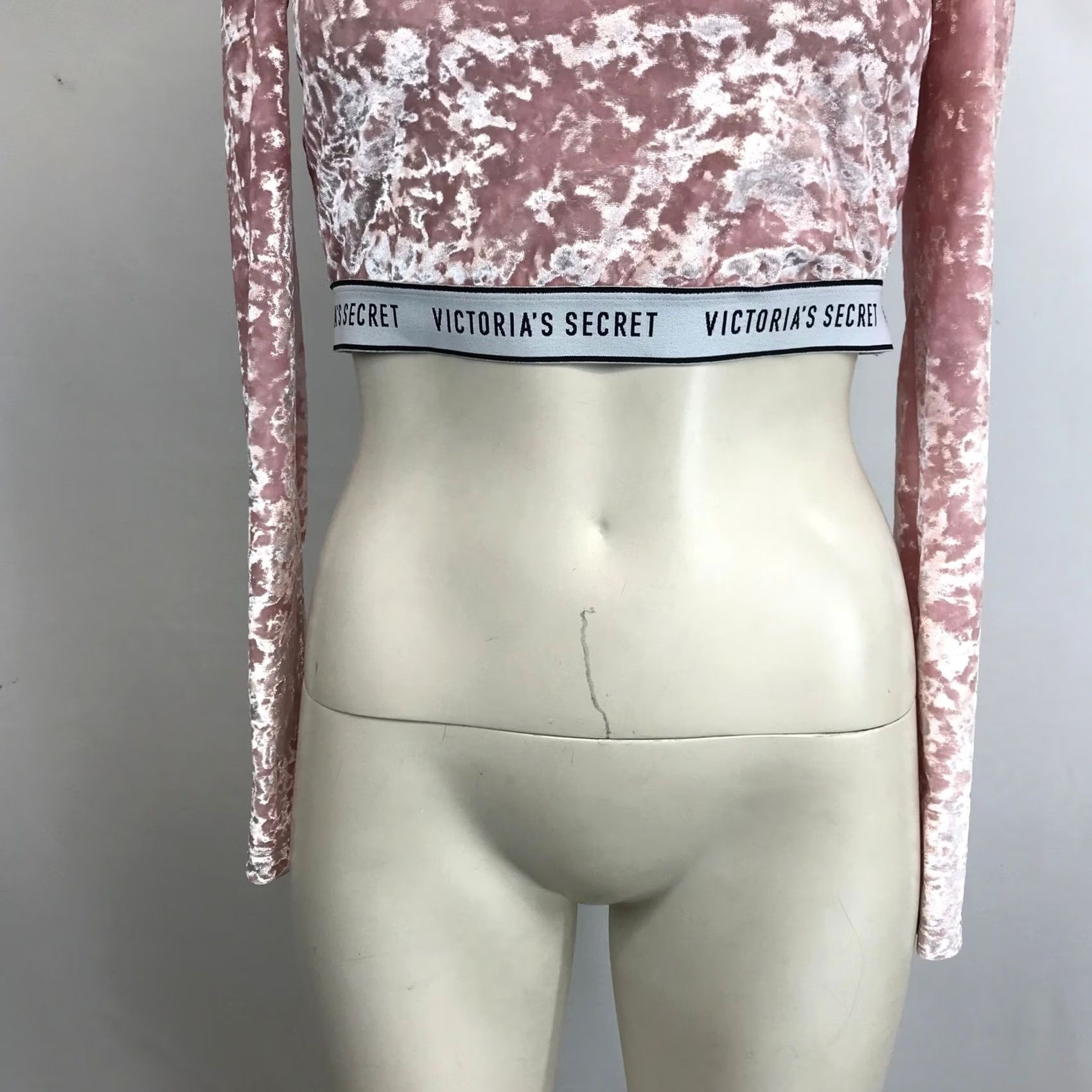 Victoria's Secret Victoria's Secret Pink Velvet Long Sleeve Crop Top M Banded Bottom Size M / US 6-8 / IT 42-44 - 3 Thumbnail