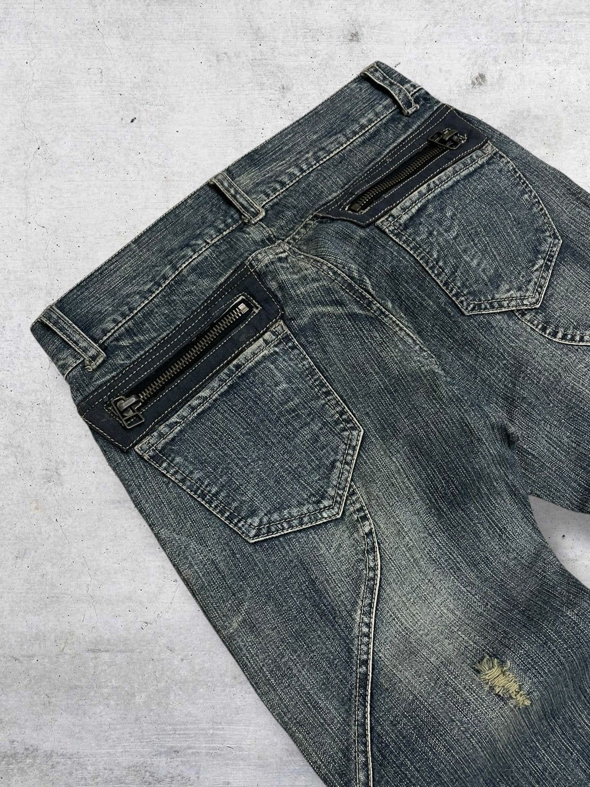 In The Attic IN THE ATTIC DISTRESSED DENIM WITH MULTIZIP POCKET DETAILING Size US 30 / EU 46 - 13 Thumbnail