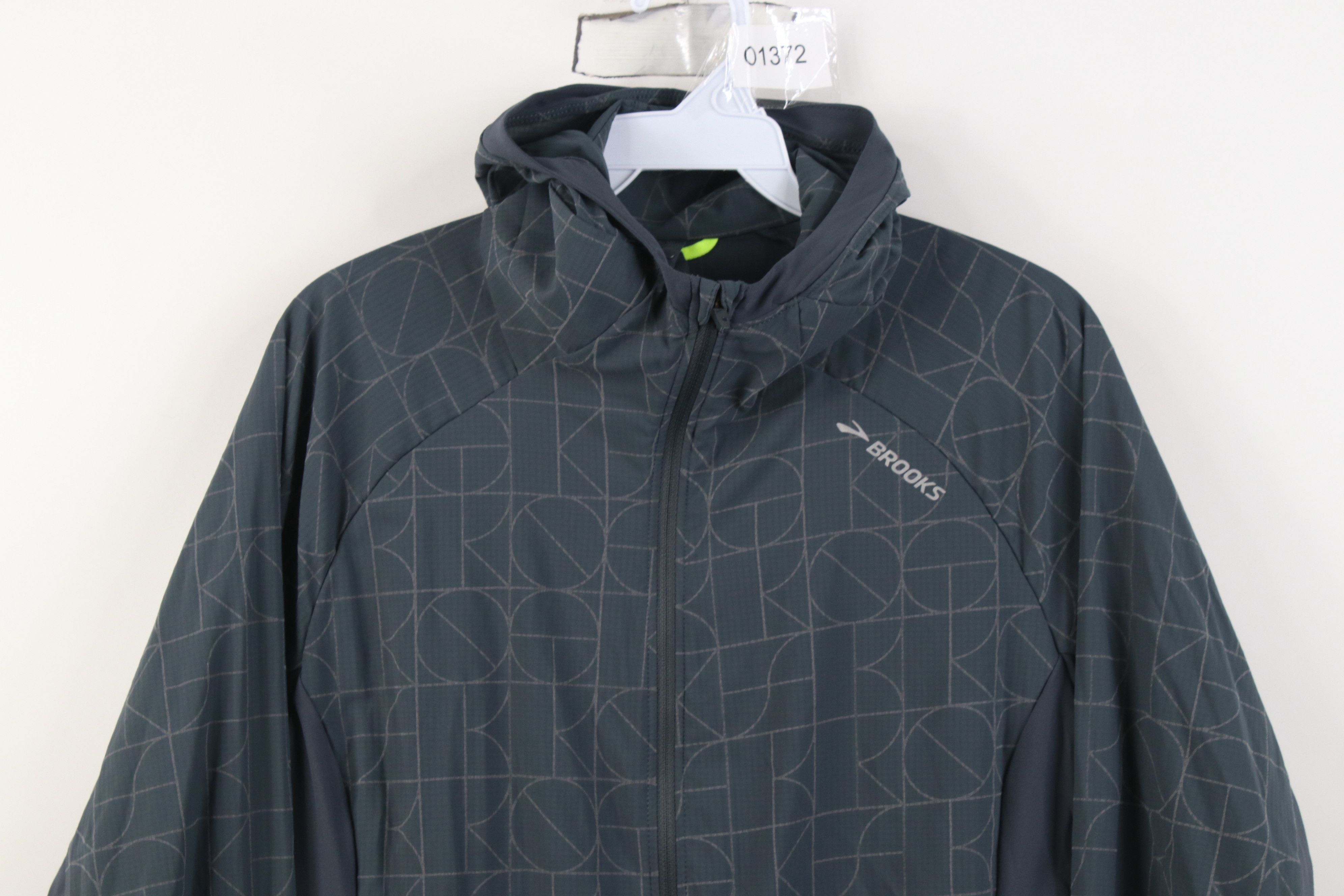 Brooks Brooks Running Geometric Full Zip Hooded Jacket Gray Size US M / EU 48-50 / 2 - 2 Thumbnail