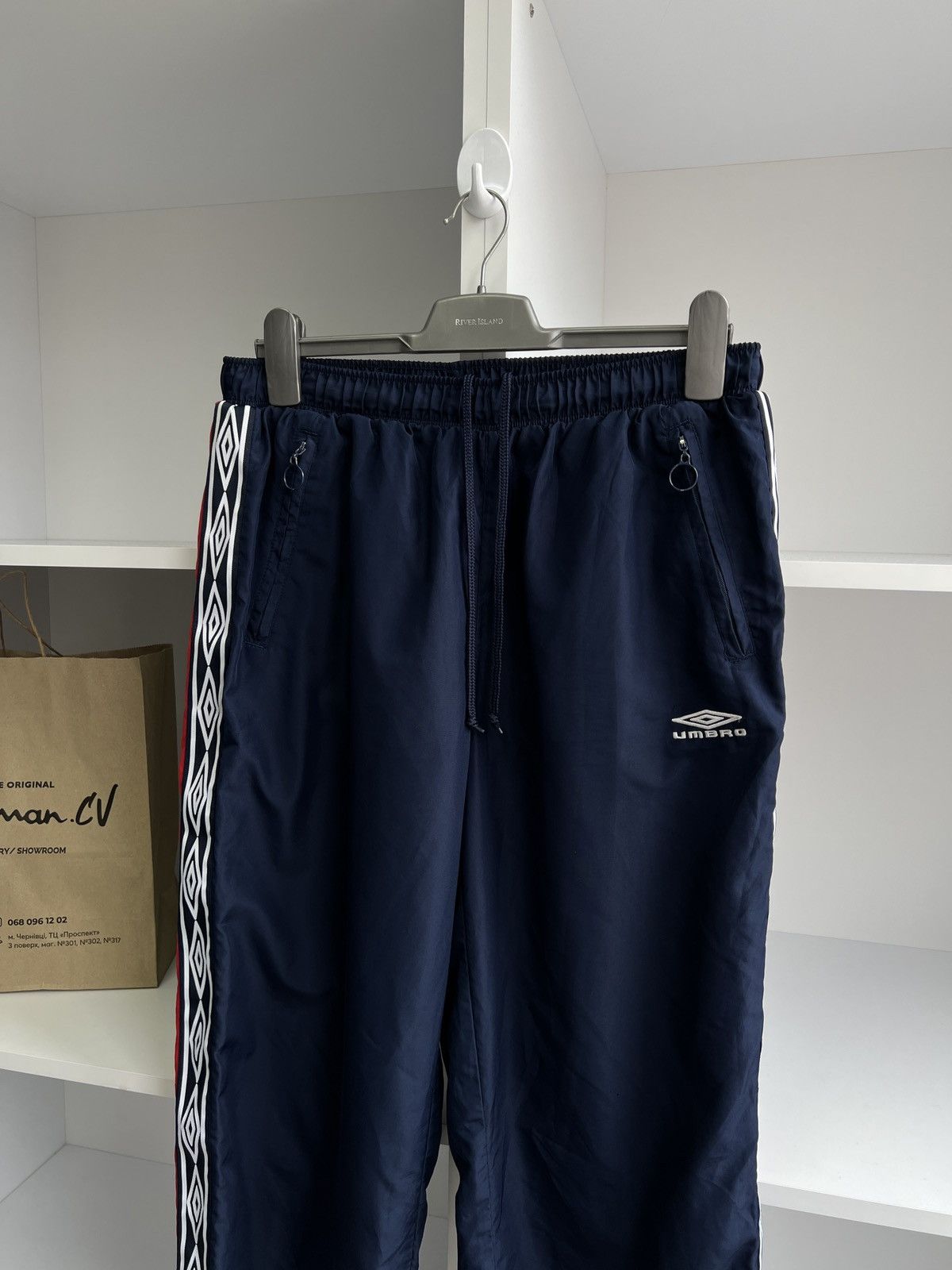 Umbro × Vintage Vintage Umbro nylon pants with lampas Size US 37 - 4 Thumbnail