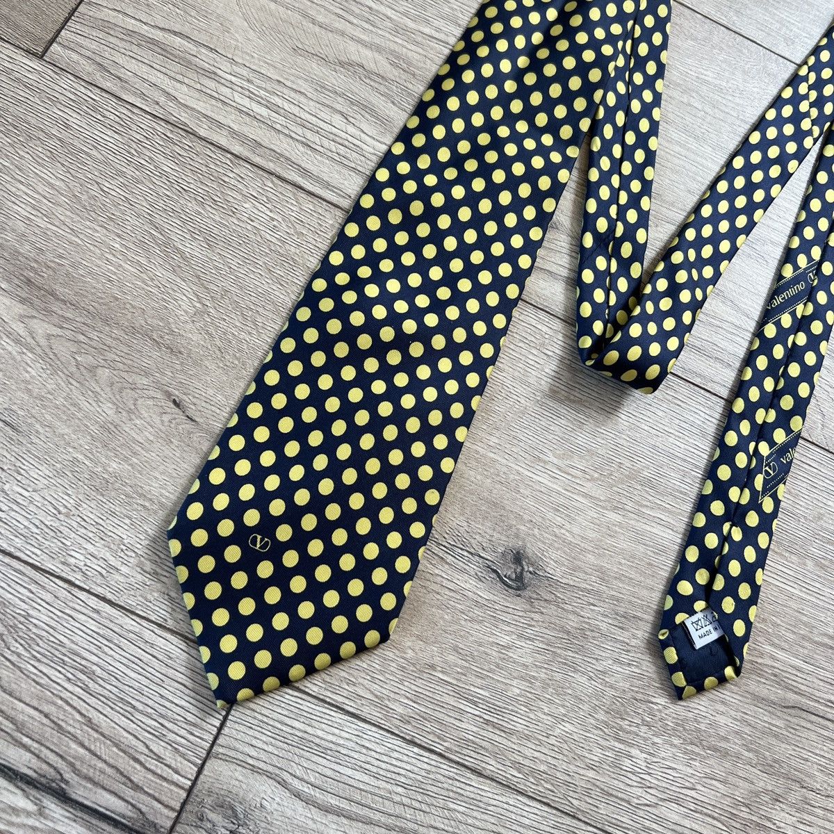 Valentino Valentino Silk Tie 90s Monogram Cravatca Y2K Calssic Casual Size ONE SIZE - 3 Thumbnail