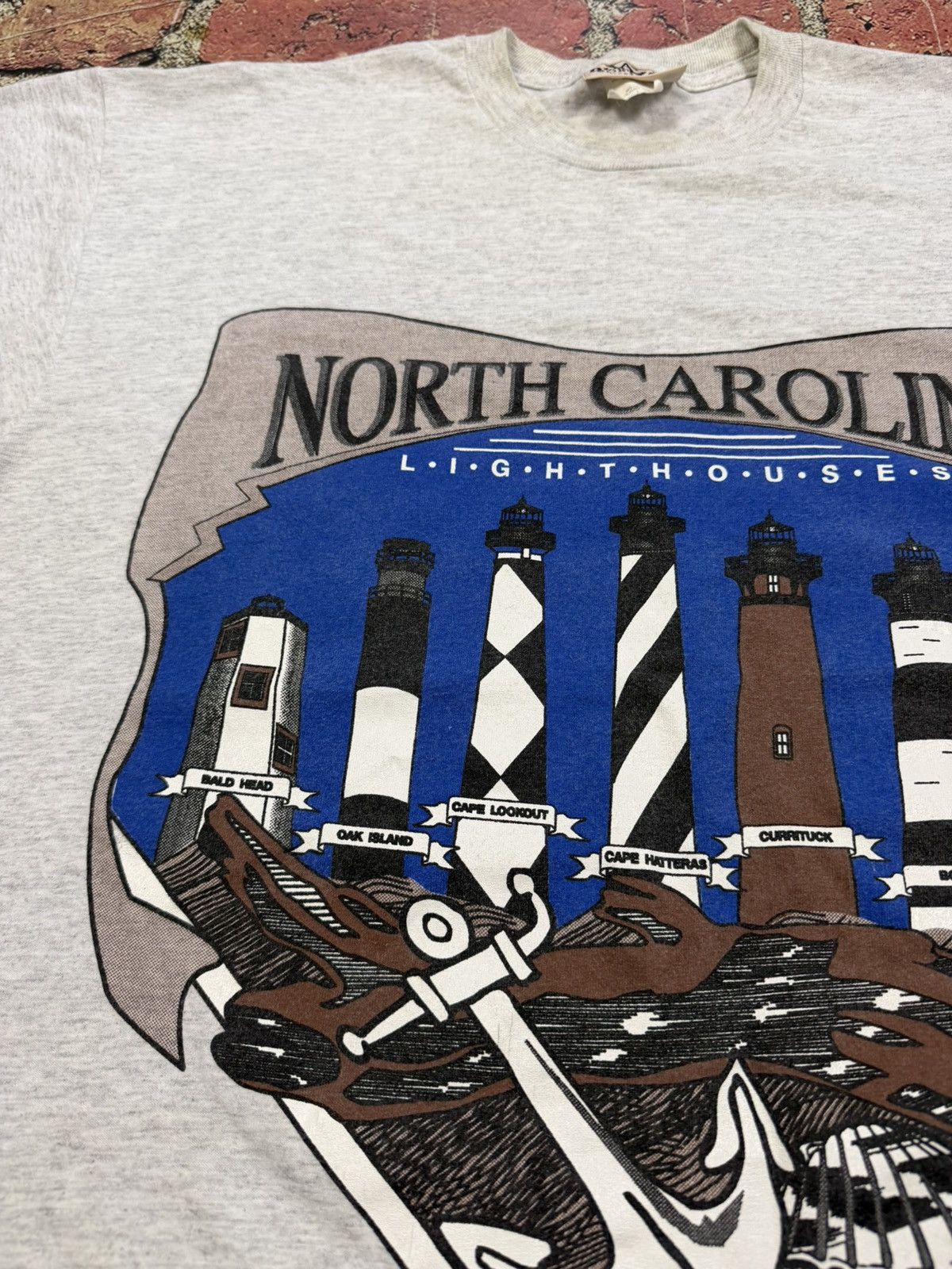 Other Vintage North Carolina Lighthouses Graphic T Shirt Brazos Size US L / EU 52-54 / 3 - 4 Thumbnail