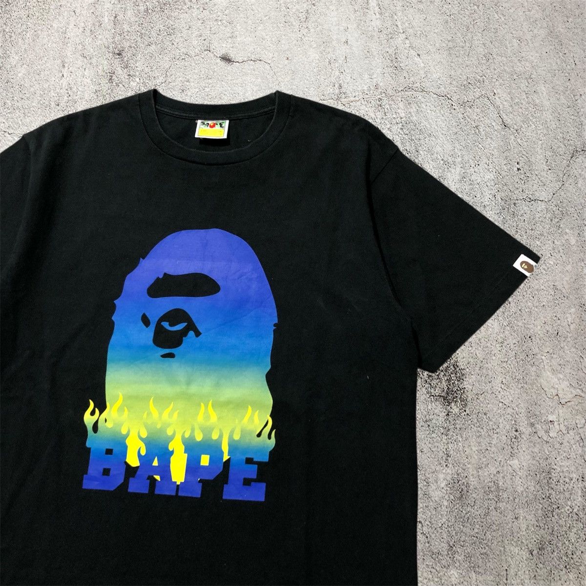 Bape Vintage Bape Blue Flame Head A Bathing Ape Big Logo T-shirt Size US XL / EU 56 / 4 - 2 Thumbnail