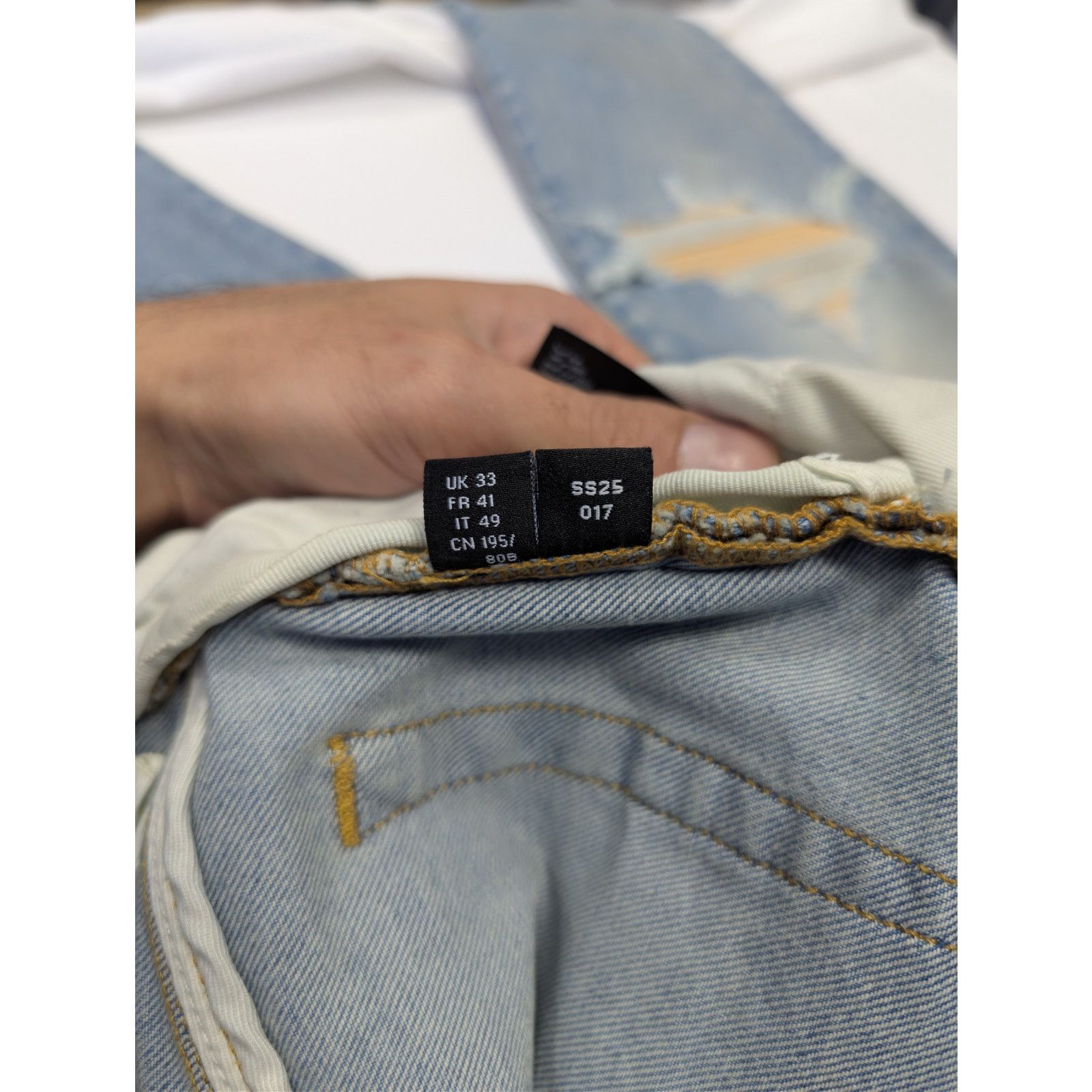 Amiri o1rshd1 Ultrasuede MX1 Denim Jeans in Surf Indigo Blue Size US 33 - 22 Thumbnail