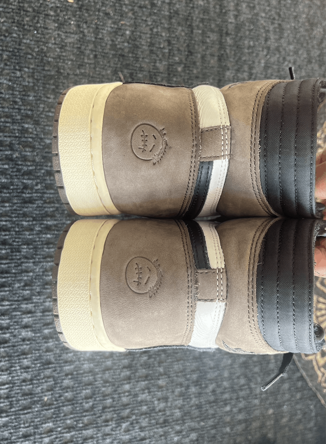 Nike × Travis Scott Travis Scott x Air Jordan 1 Retro High OG 'Mocha' Size US 10 / EU 43 - 9 Thumbnail