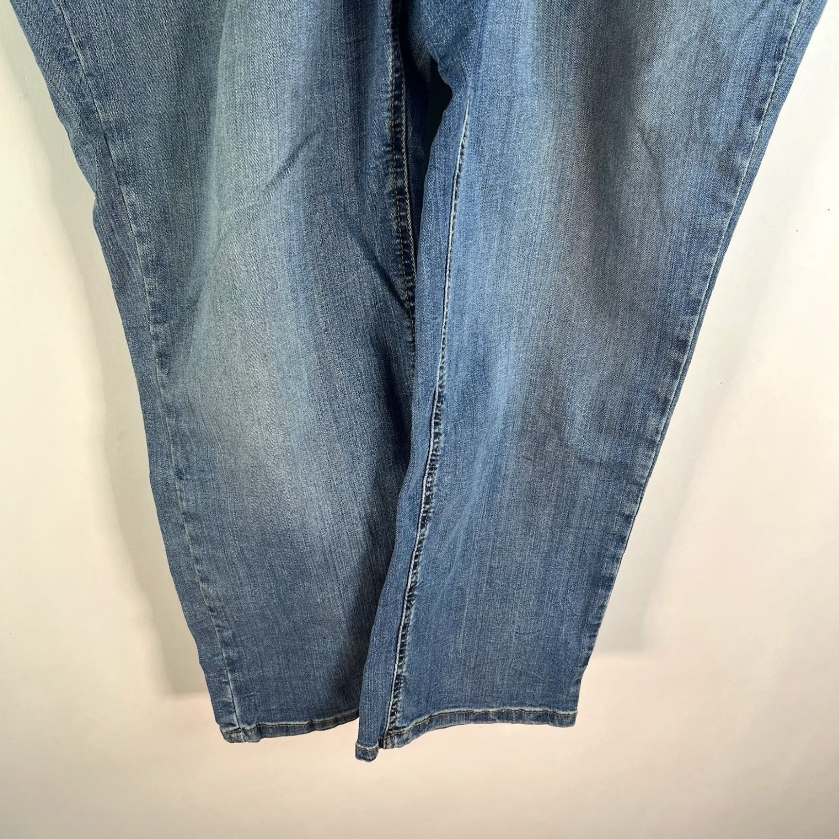 Levi's Levi’s 541 Athletic Taper Denim Jeans Blue Men's 46 29 Inseam Stretch 5-Pocket Denim Jeans Size US 30 / EU 46 - 6 Thumbnail
