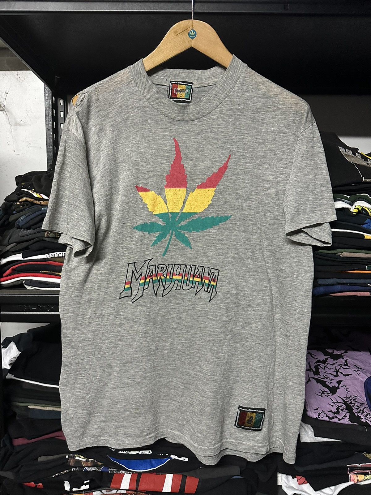 Band Tees × Vintage Vintage 90s Marijuana Paper Thin Distressed Tee Size US L / EU 52-54 / 3 - 1 Thumbnail