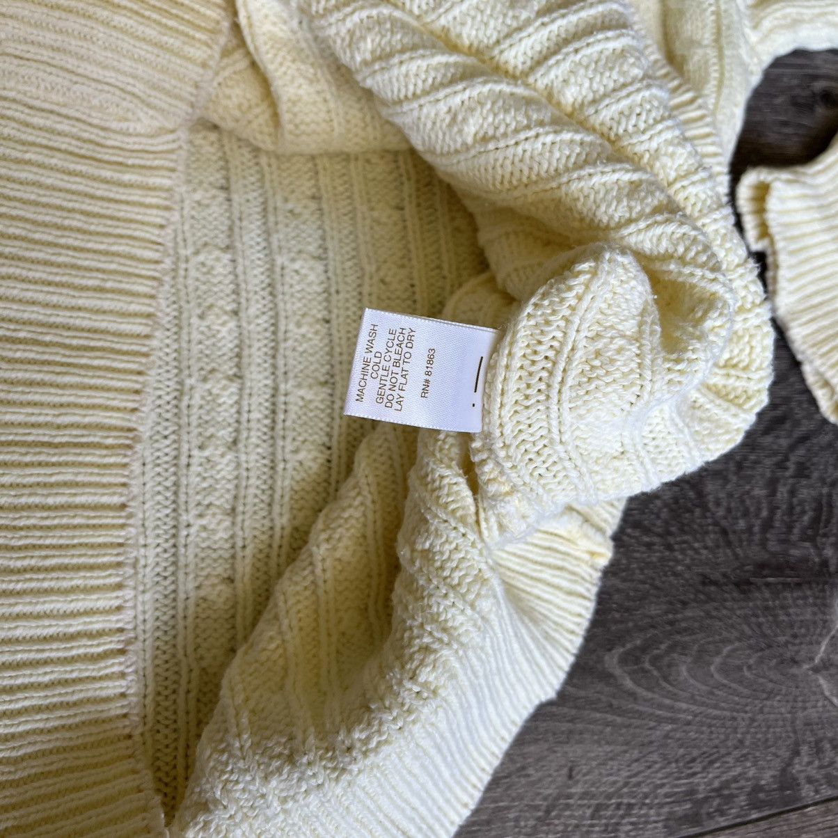 Brooks Brothers Vintage Brooks Brothers Pale Yellow Cable Knit Rope Sweater Size XS / US 0-2 / IT 36-38 - 7 Thumbnail