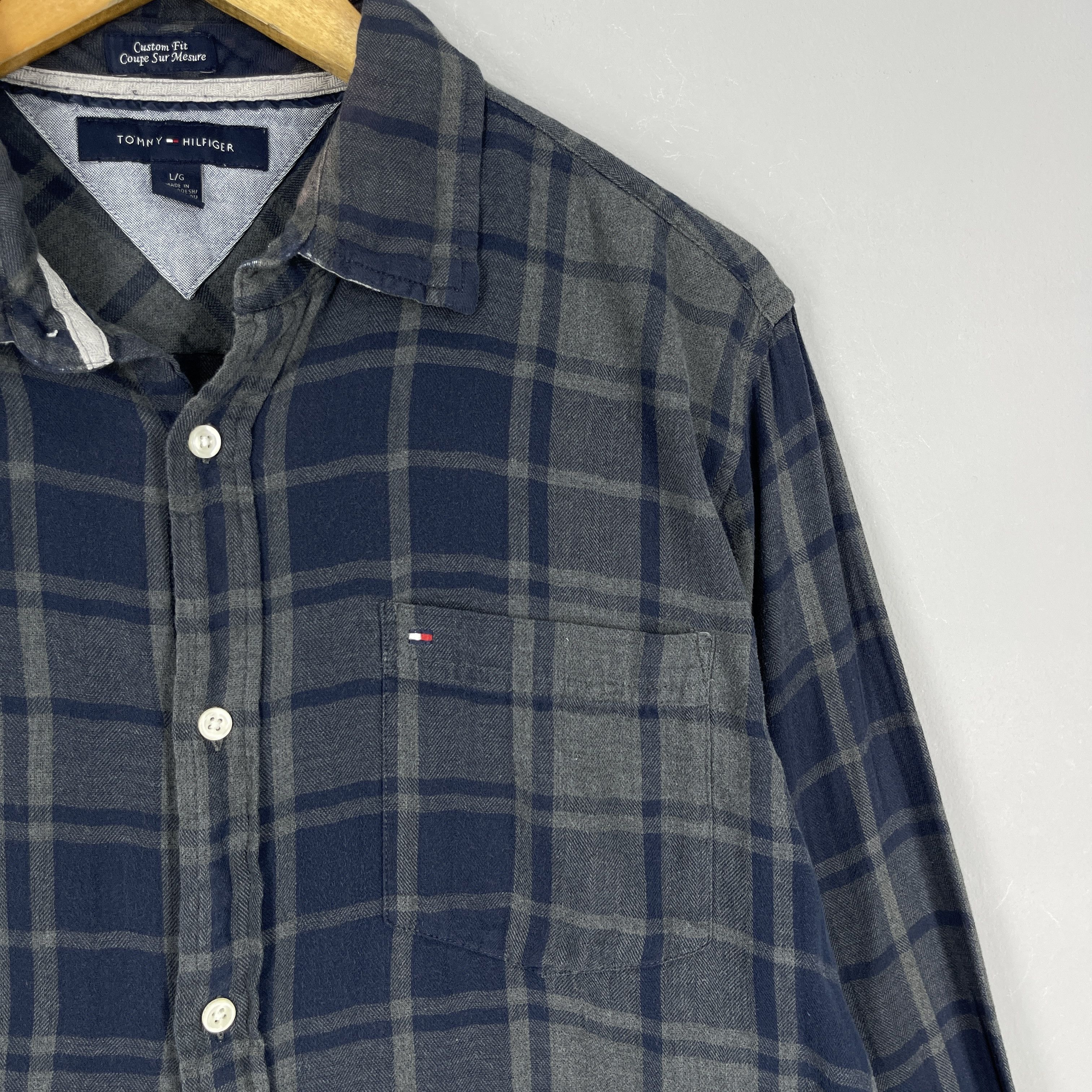 Tommy Hilfiger Tommy Hilfiger Blue Grey Flannel Plaid Button Up Shirt Size US M / EU 48-50 / 2 - 3 Thumbnail
