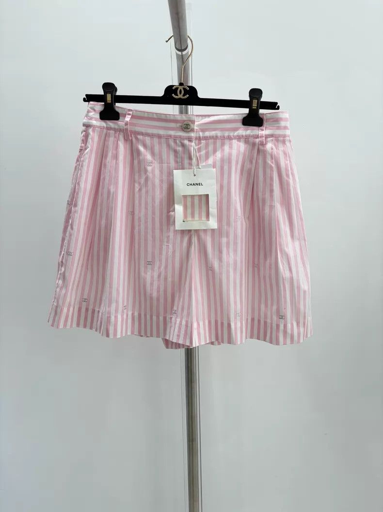 Chanel Chanel Spring and summer new Coco Beach series pink and wh Size 24" / US 00 / IT 34 - 1 Thumbnail