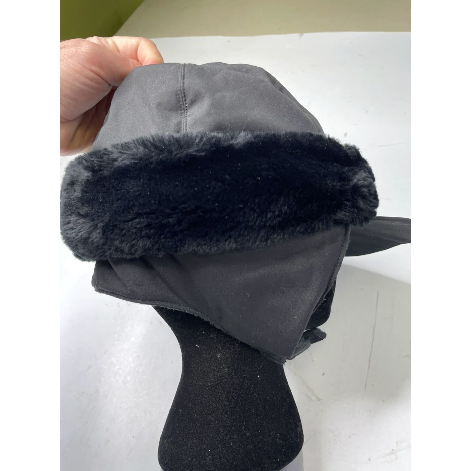 Obermeyer VINTAGE Obermeyer Hat Cap w/Brim Fur Ear Flaps Ladies Small/Medium Black Hat Women S/M Black Size ONE SIZE - 6 Thumbnail