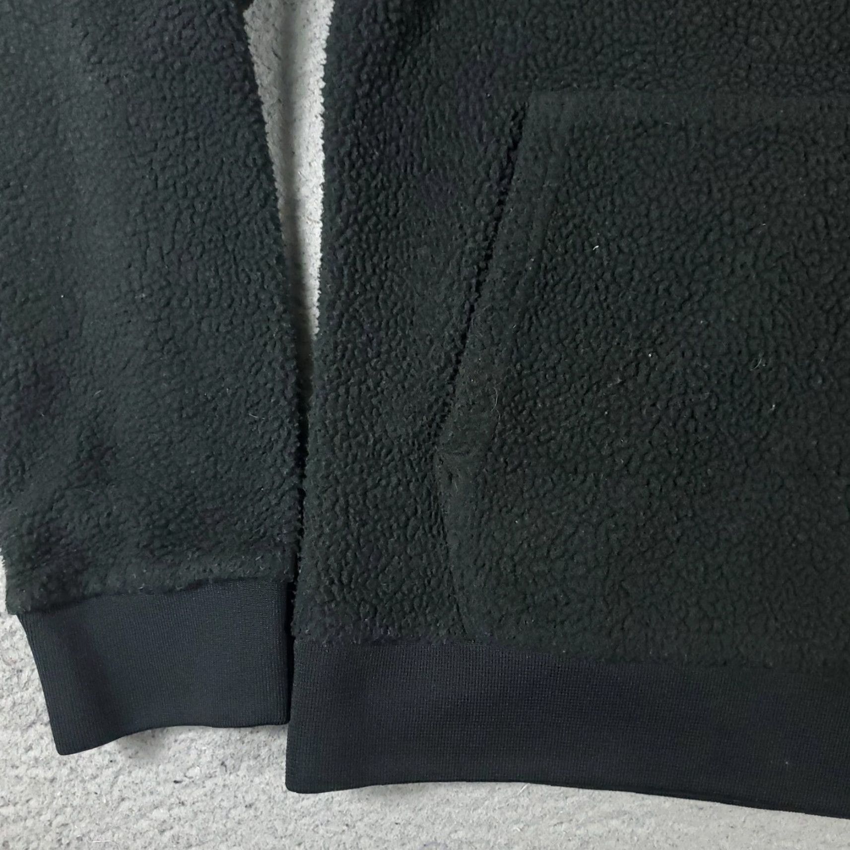 Champion Champion Hoodie Mens Small Black Fleece Pullover Sweatshirt Size US S / EU 44-46 / 1 - 3 Thumbnail