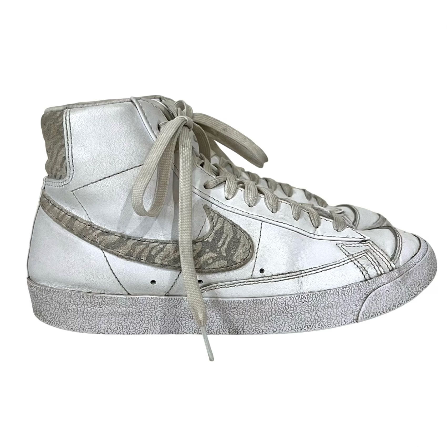 Nike VINTAGE Nike Blazer Mid 77' Womens Sneakers White Leather Zebra Shoes Sz 9.5 DH9633-101 Shoes Sneakers Zebra white leather Nike Womens 9.5 DH9633-101 Size L / US 10 / IT 46 - 2 Thumbnail