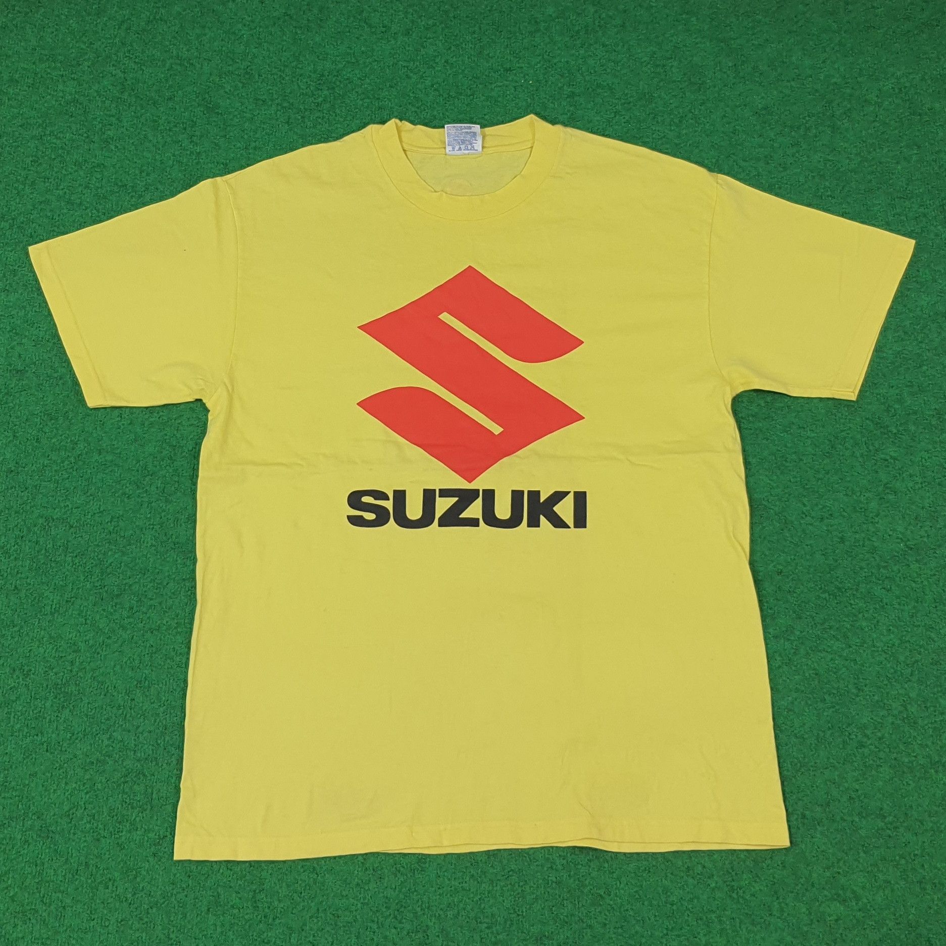 Japanese Brand Vintage SUZUKI Japan Motorsports Brand Tshirt C239N26 Size US L / EU 52-54 / 3 - 1 Thumbnail