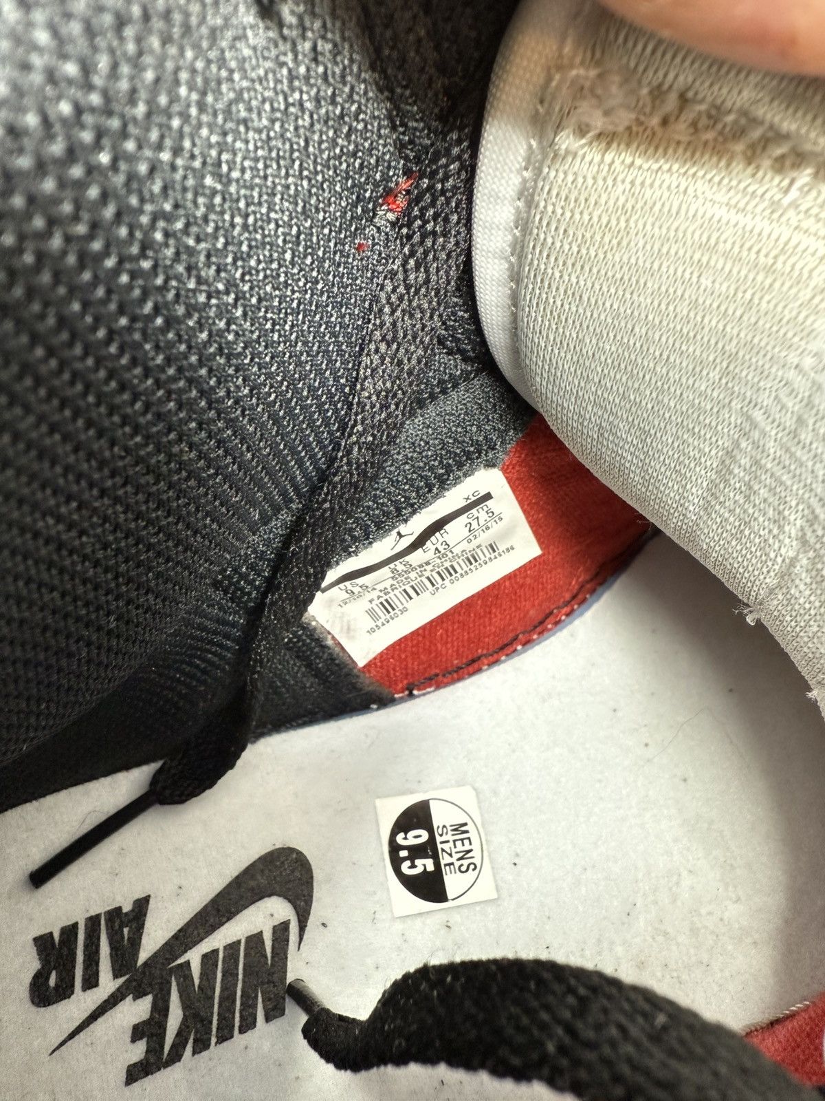 Nike Nike Air Jordan 1 Retro High OG 'Chicago' 2015 555088-101 Size US 9.5 / EU 42-43 - 5 Thumbnail