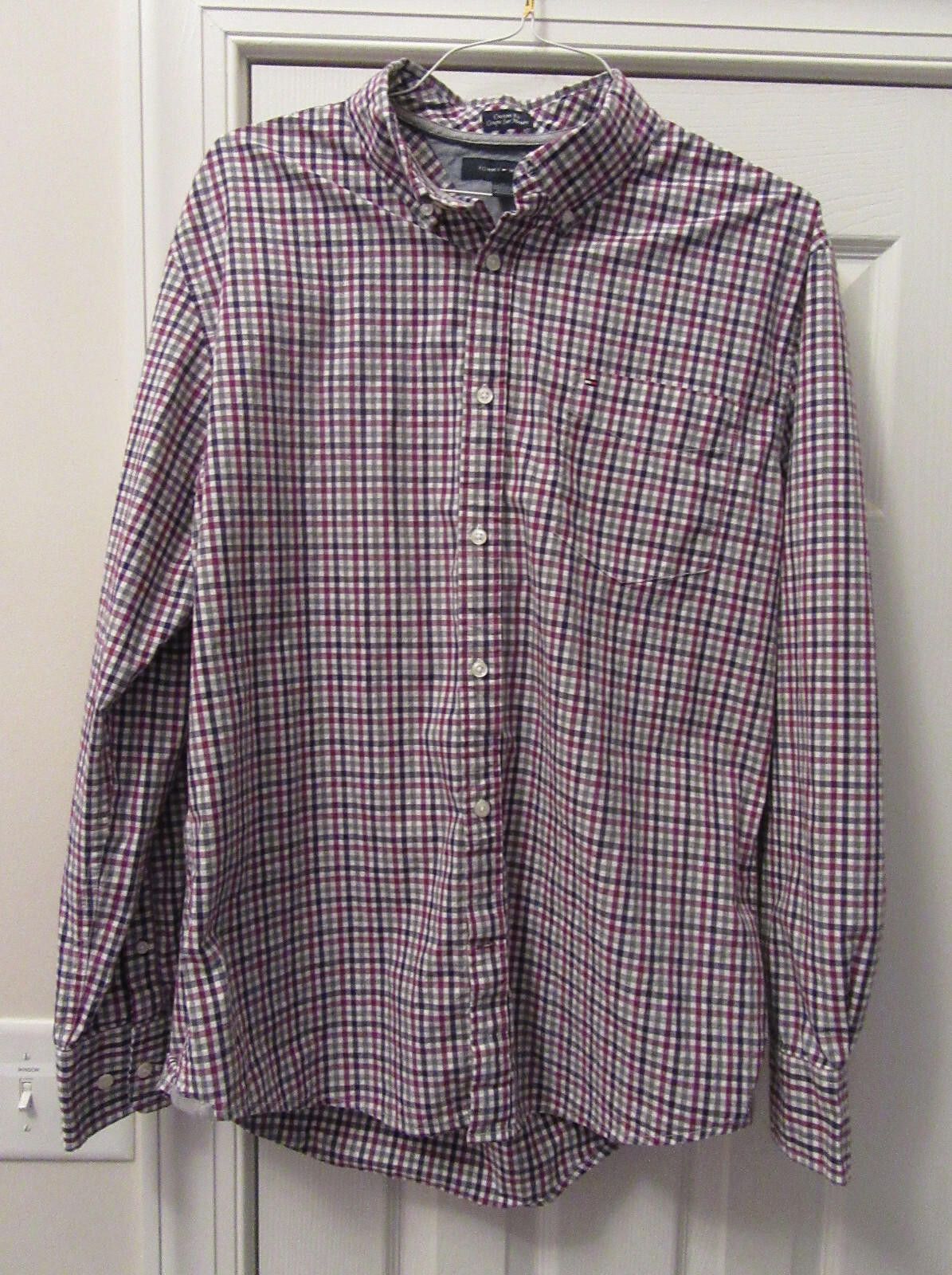Tommy Hilfiger Tommy Hilfiger Men Custom Fit Button Down Shirt Checkered XL Size US XL / EU 56 / 4 - 1 Thumbnail