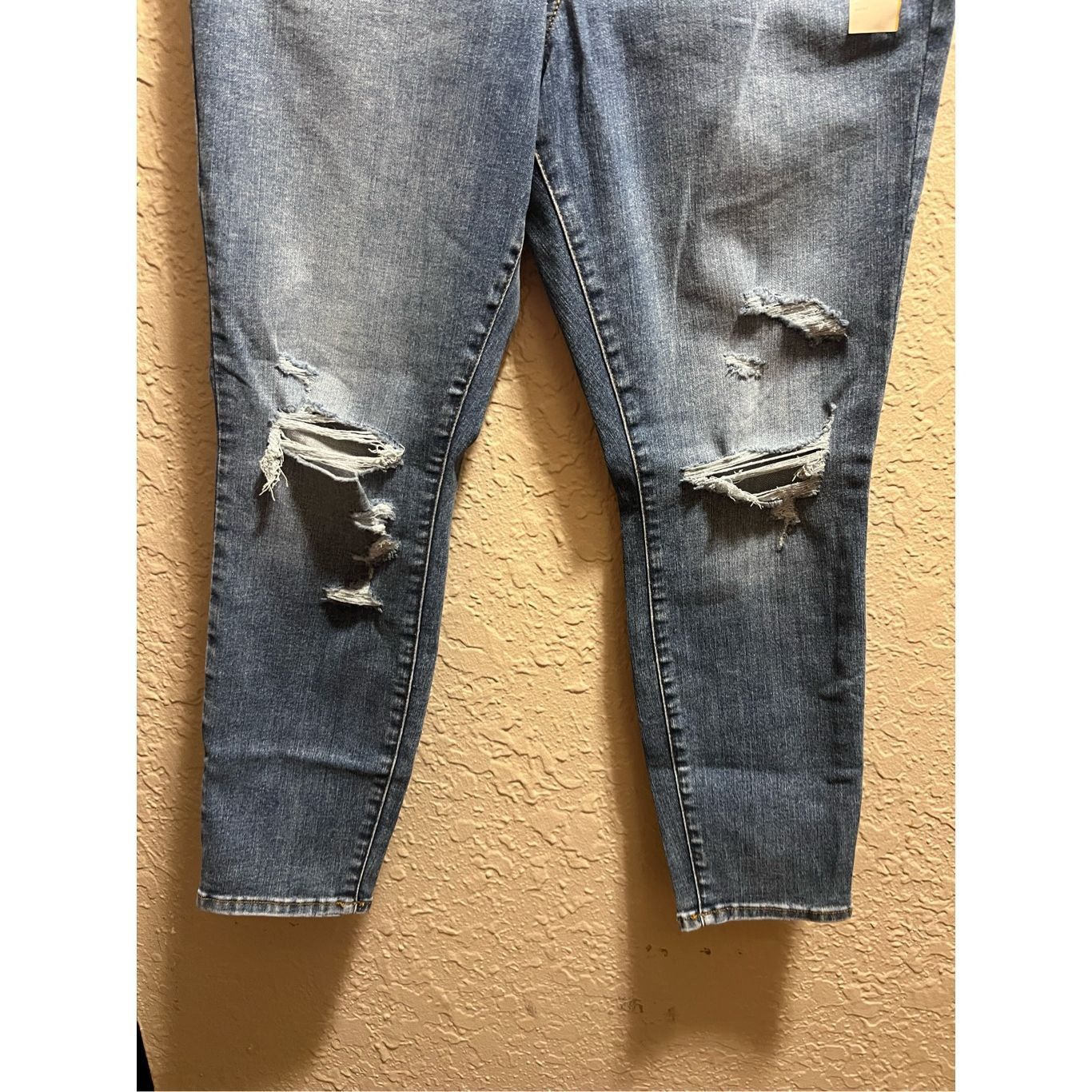 Other Universal Thread High Rise Skinny Jeans Woman’s Size 14S NEW Size 36" / US 14 / IT 50 - 2 Thumbnail