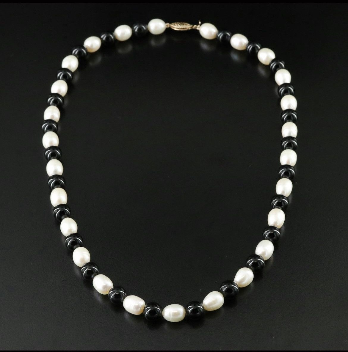 Other Pearl and Black Onyx Necklace with 10K Clasp Size ONE SIZE - 1 Thumbnail