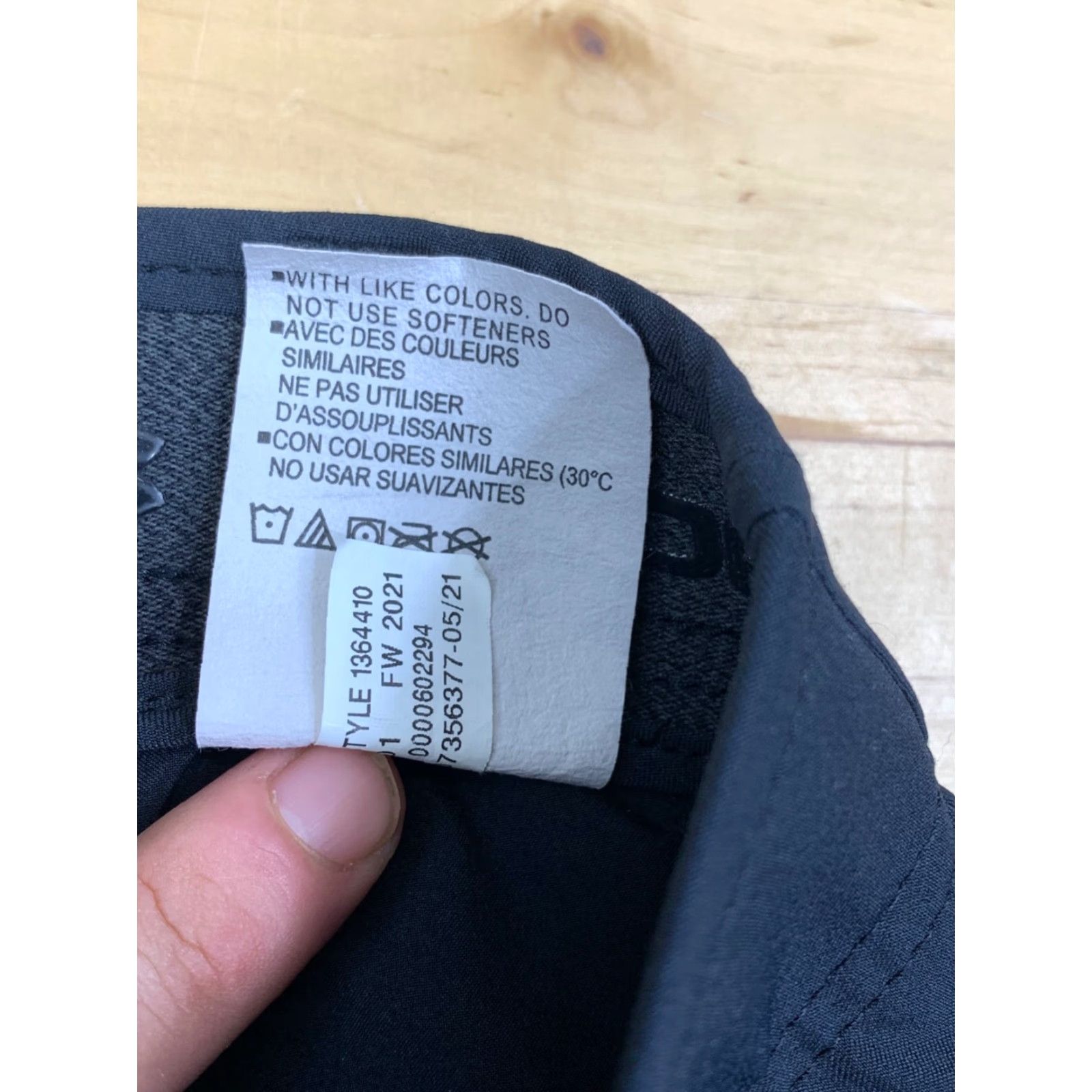 Under Armour Under armour Pants Mens 32x32 Black Chino Stretch Straight Casual Regular 32in Inseam 32in Size US 32 / EU 48 - 6 Thumbnail