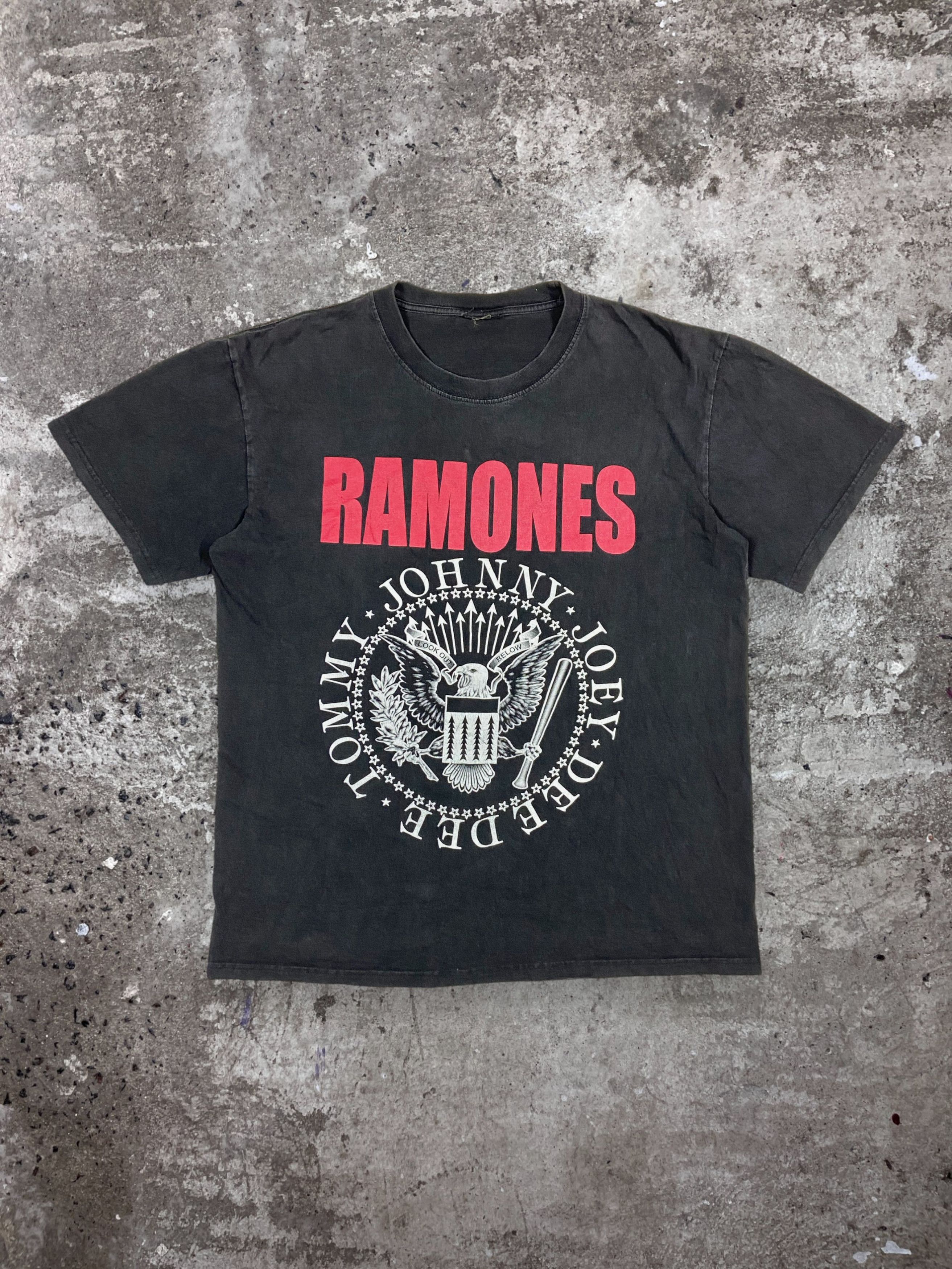 Band Tees OG 1990s RAMONES HEAVY VINTAGE TEE - № 215 Size US XL / EU 56 / 4 - 1 Thumbnail