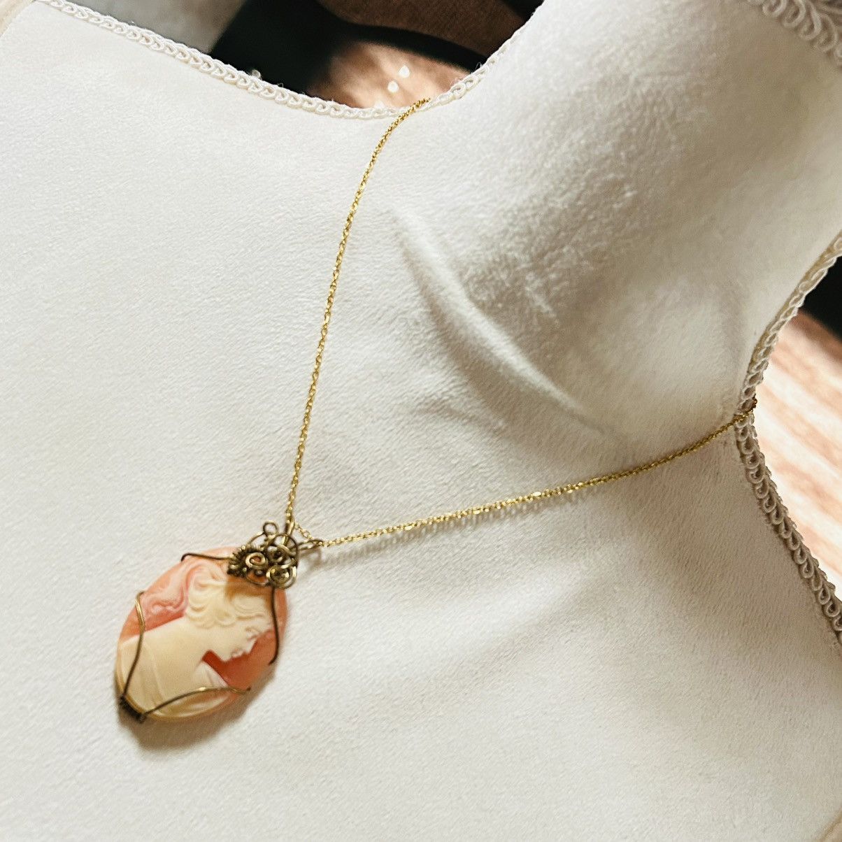 Vintage Vintage Victorian lady cameo hand wired pendant necklace Size ONE SIZE - 2 Thumbnail
