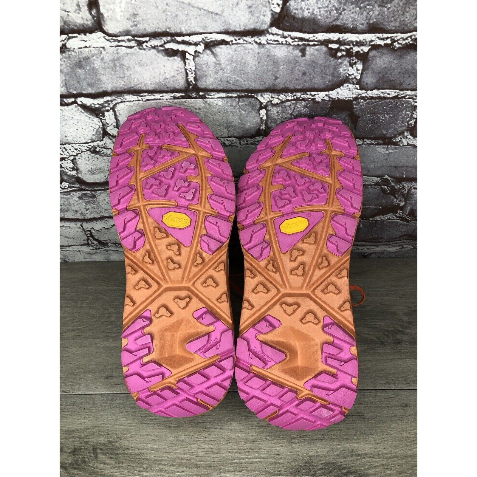 Hoka Hoka Kaha Low GTX Mental Health Hiking Sand Sun Baked Sneake Size US 9.5 / EU 42-43 - 9 Thumbnail