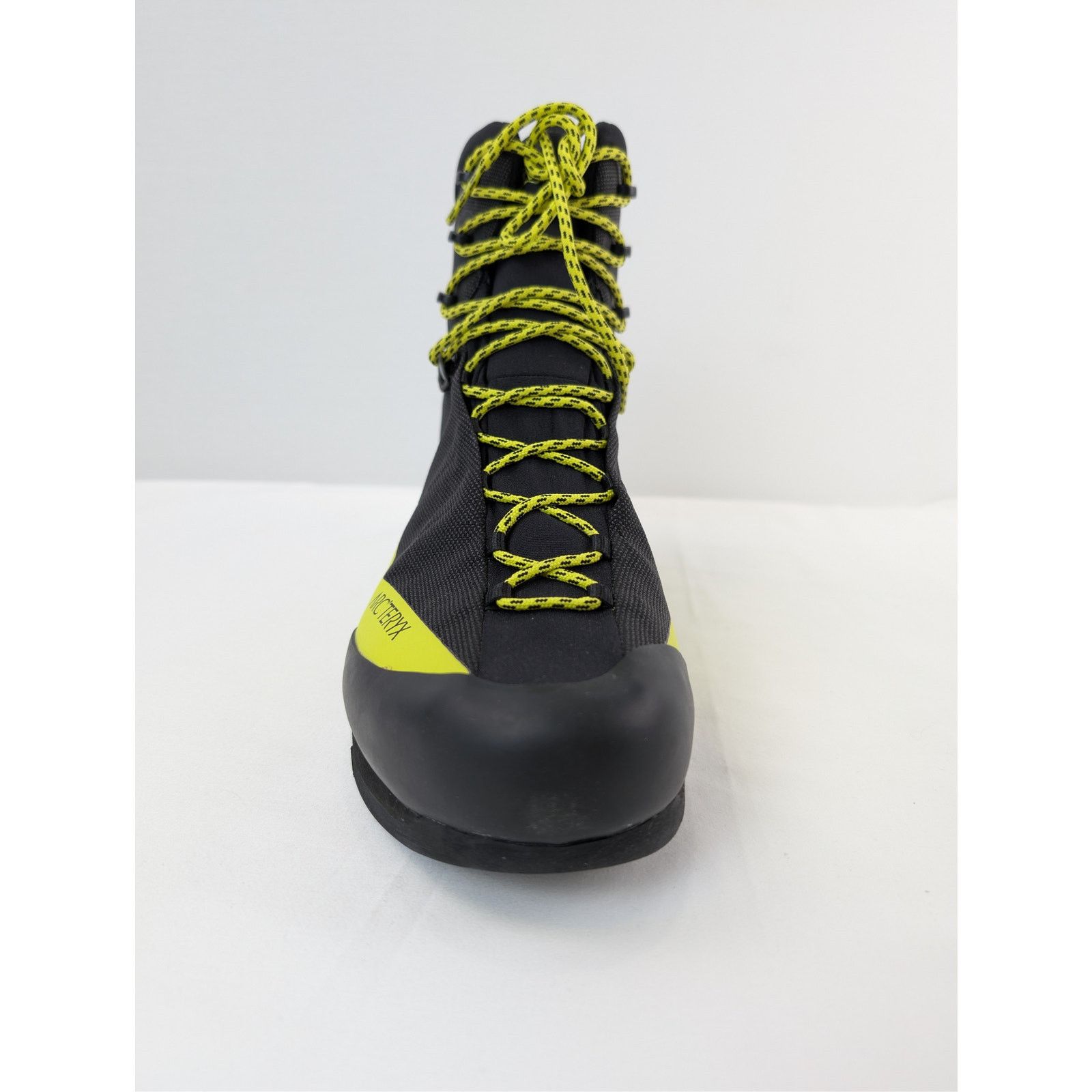 Arc'teryx o1rshd1 Acrux LT GTX mountaineering boots in black/yellow Size US 13 / EU 46 - 14 Thumbnail