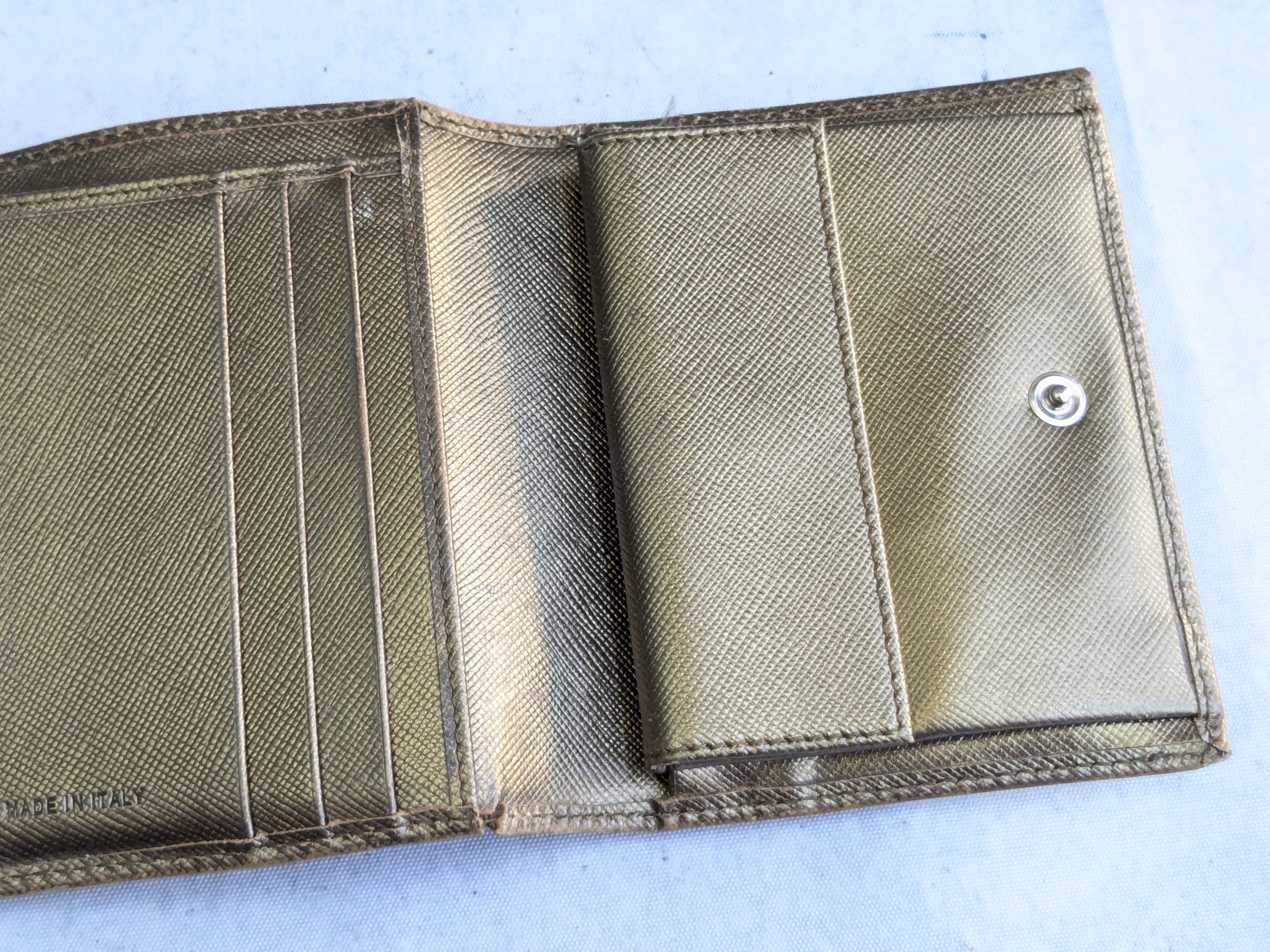 Prada Prada Wallet Gold Leather Trifold Cardholder Y2K Size ONE SIZE - 16 Thumbnail