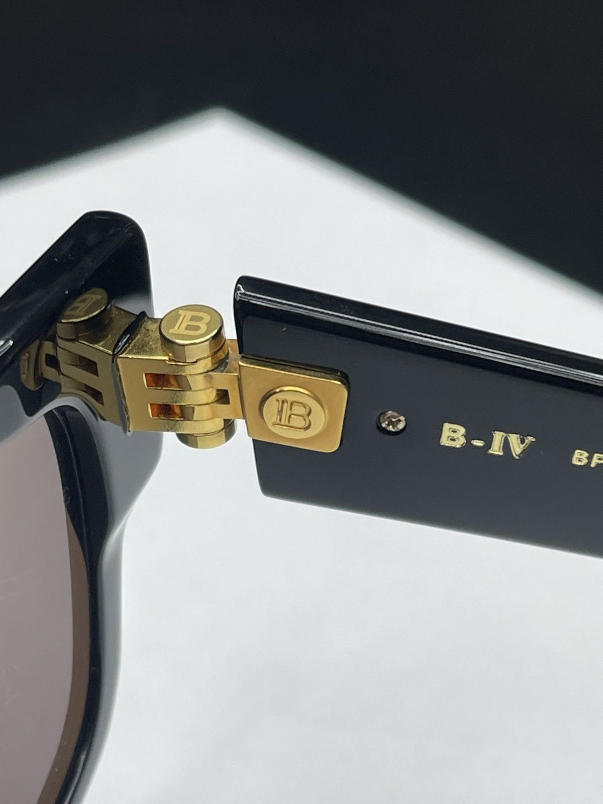 Balmain Balmain B-IV Black Square Unisex Sunglasses Black & Gold Size ONE SIZE - 4 Thumbnail