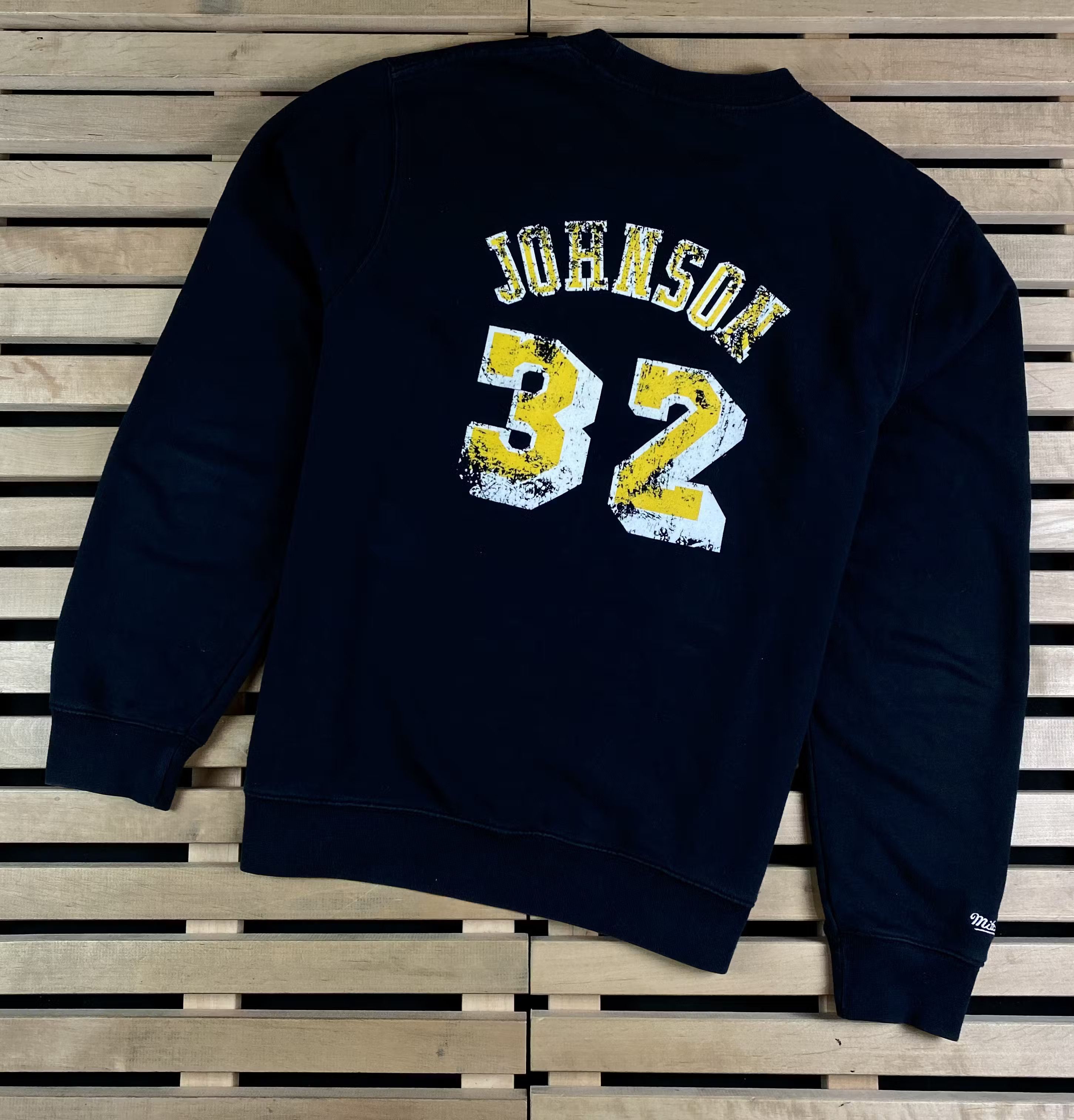 NBA × Vintage Mens Sweatshirt Michell Lakers Size M Johnson #32 Size US M / EU 48-50 / 2 - 12 Thumbnail