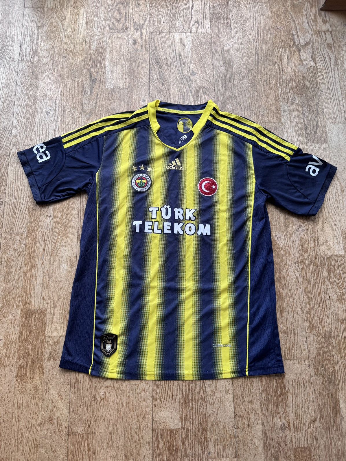 Vintage ADIDAS FENERBAHCE ISTANBUL RARE VINTAGE FOOTBALL JERSEY Size US L / EU 52-54 / 3 - 1 Thumbnail