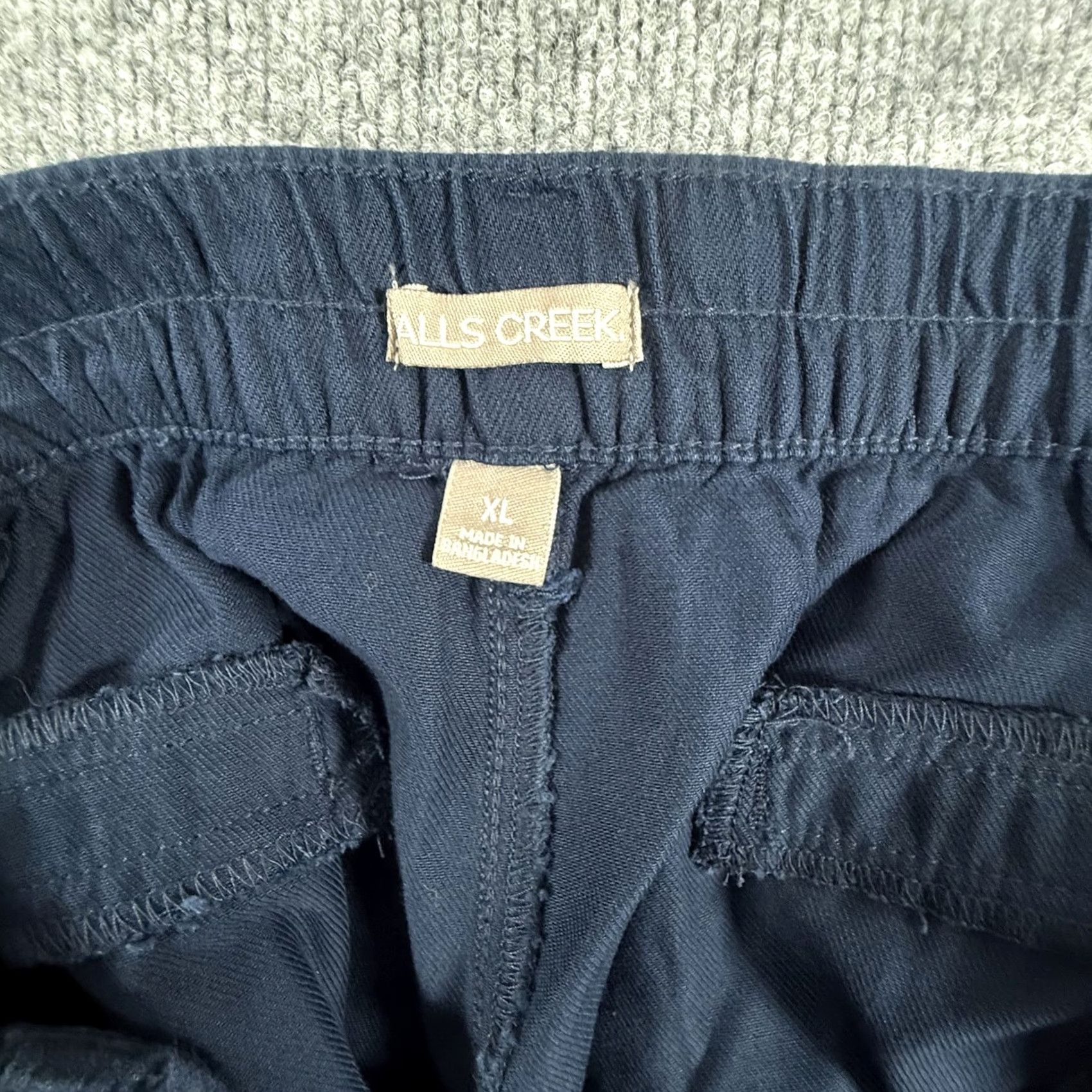 Vintage Falls Creek Shorts Womens XL Navy Blue Pleated Lightweight Casual Summer Size 40" / US 18 - 6 Thumbnail