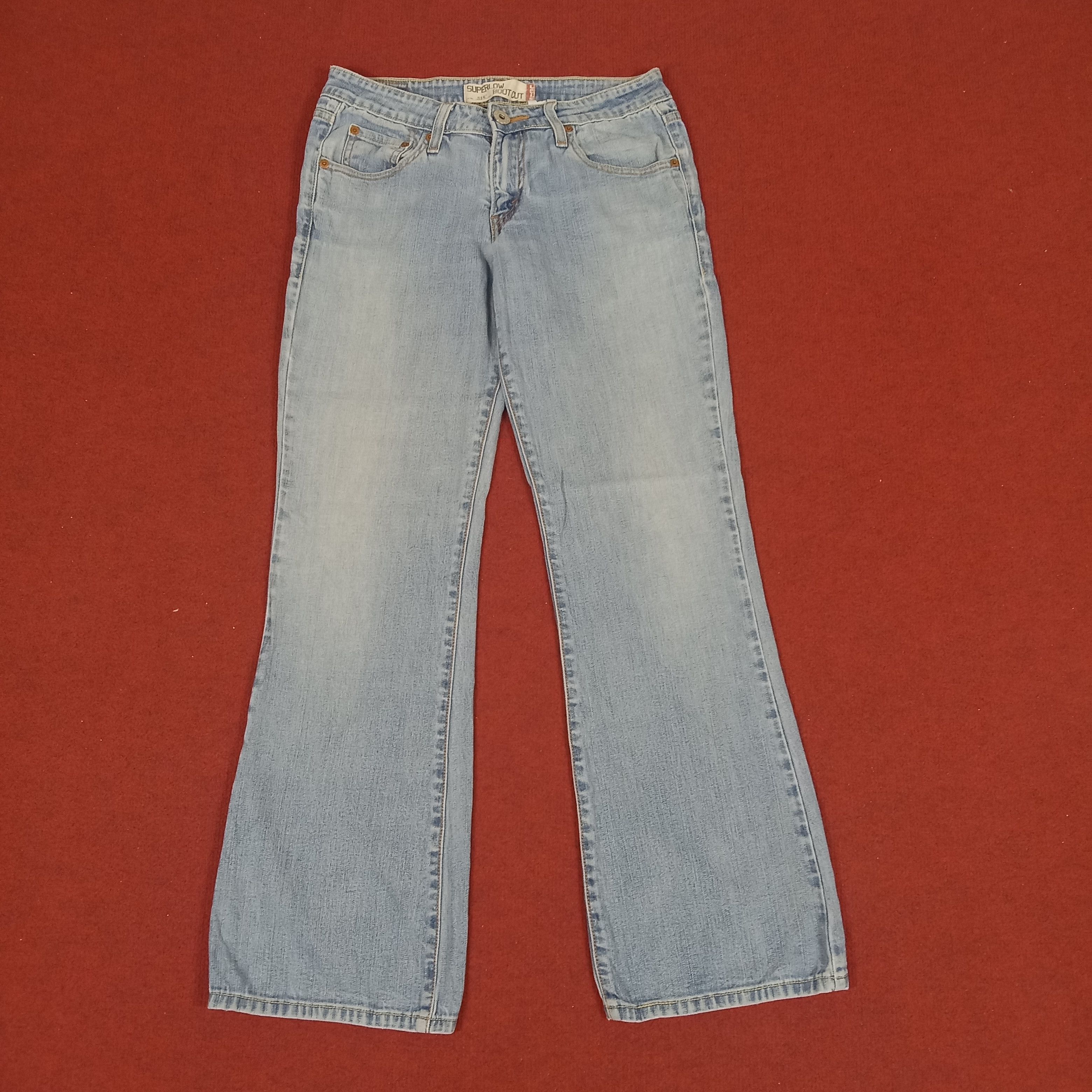 image of Levis Streetwear Superlow Bootcut Style Jeans in Blue Jean, Women's (Size 30)