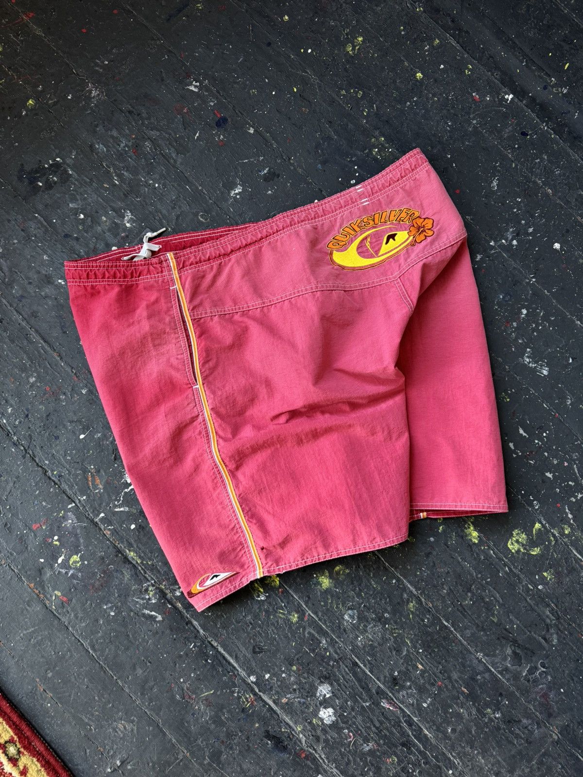 Quiksilver Vintage Quiksilver Board Shorts Surf Swim Trunks Faded Red Size US 36 / EU 52 - 1 Thumbnail