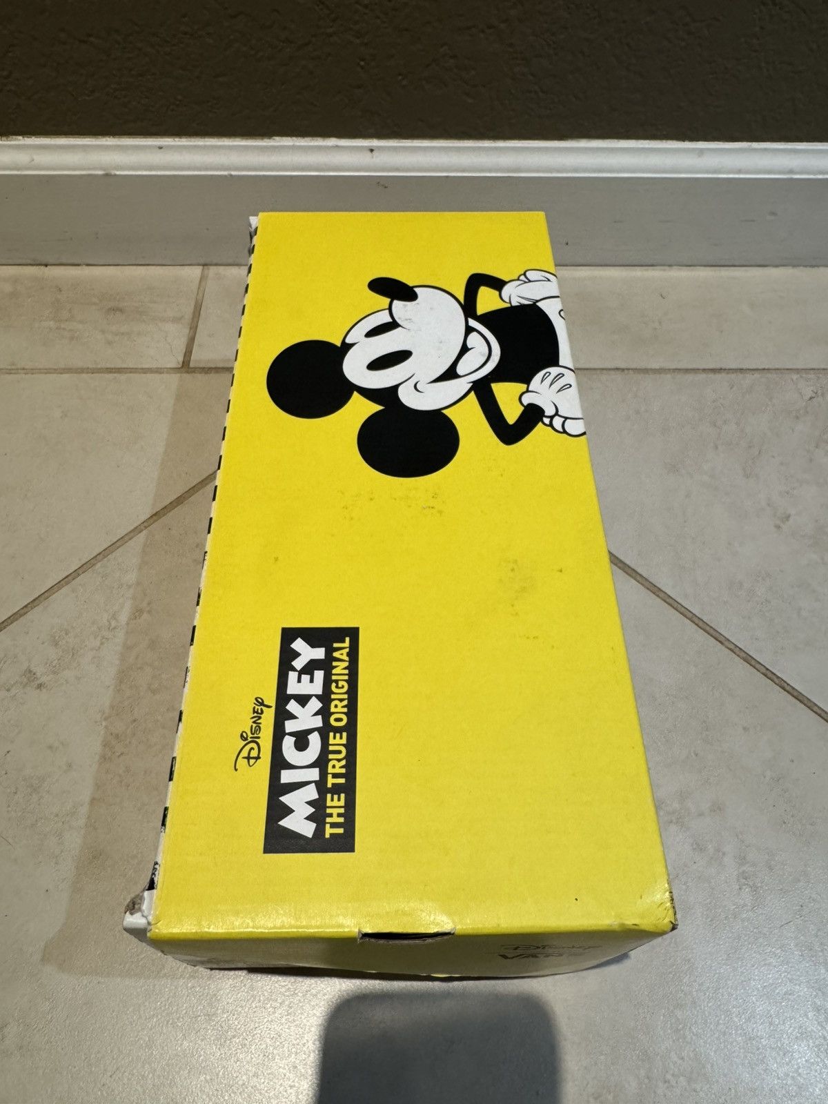 Disney × Vans NEW Disney x Vans 7.5 Men 9 Women White Mickey Old School Size US 7.5 / EU 40-41 - 8 Thumbnail