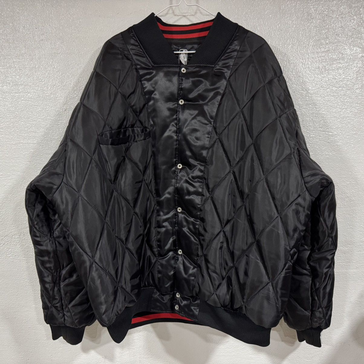 Majestic Vtg Chicago Bulls Satin Bomber Jacket Red Black Mens 2-3XL Size US XXL / EU 58 / 5 - 2 Thumbnail