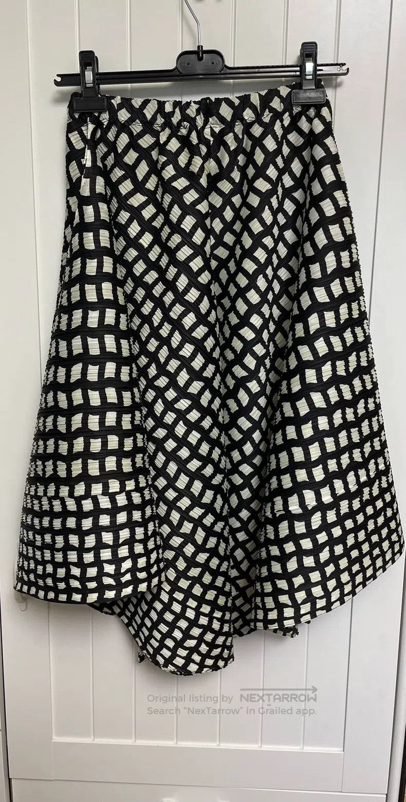 Issey Miyake Issey Miyake size:3 Black White Plaid Midi Skirt Size 22" - 2 Thumbnail