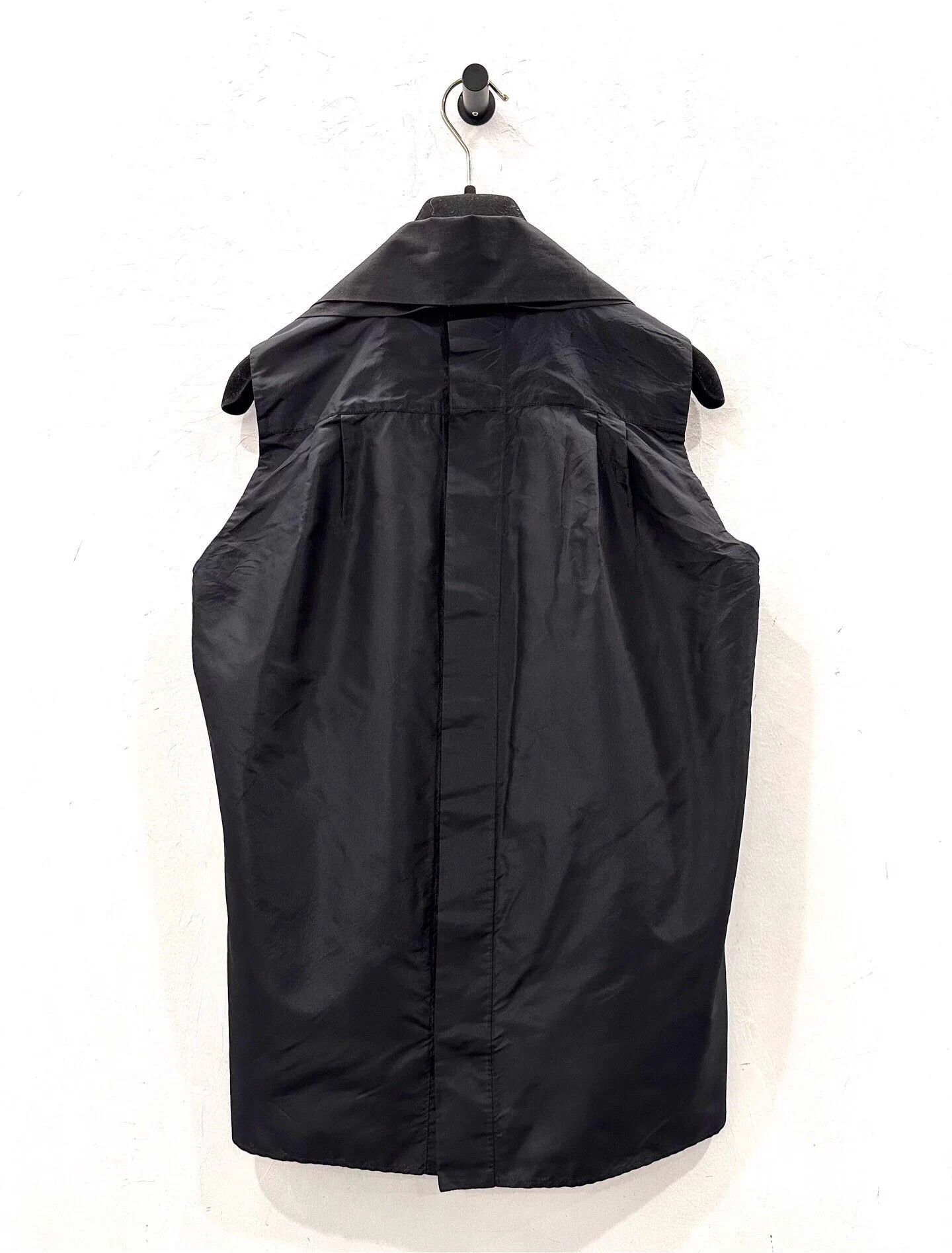 Chanel Chanel Crystal Button Logo Black Vest Size XS / US 0-2 / IT 36-38 - 2 Thumbnail