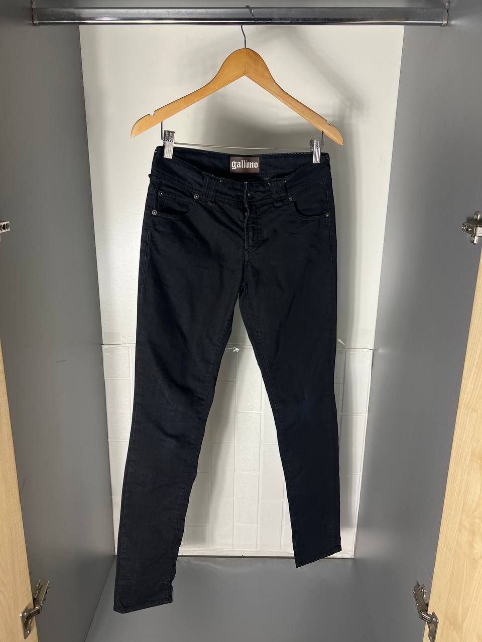 John Galliano VINTAGE JOHN GALLIANO DENIM ITALIAN DESIGNER JEANS SKINNY Size 30" / US 8 / IT 44 - 1 Thumbnail